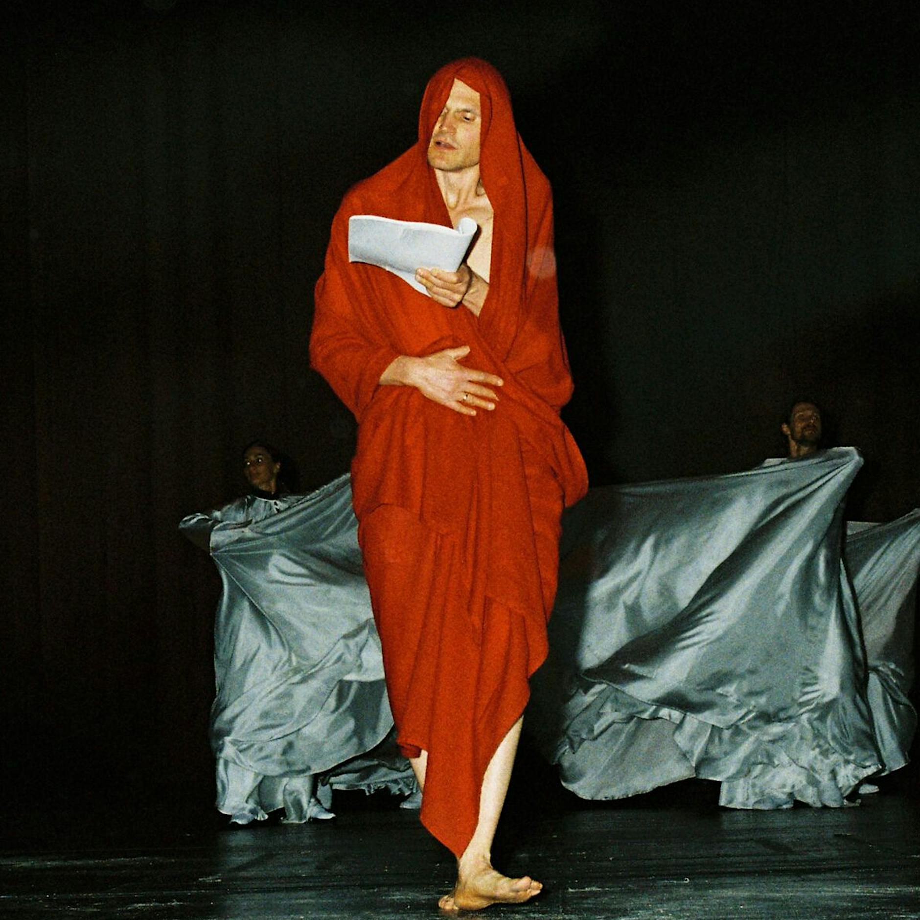 Der letzte König des Theaters: Fabian Hinrichs krönt sich an der Volksbühne selbst