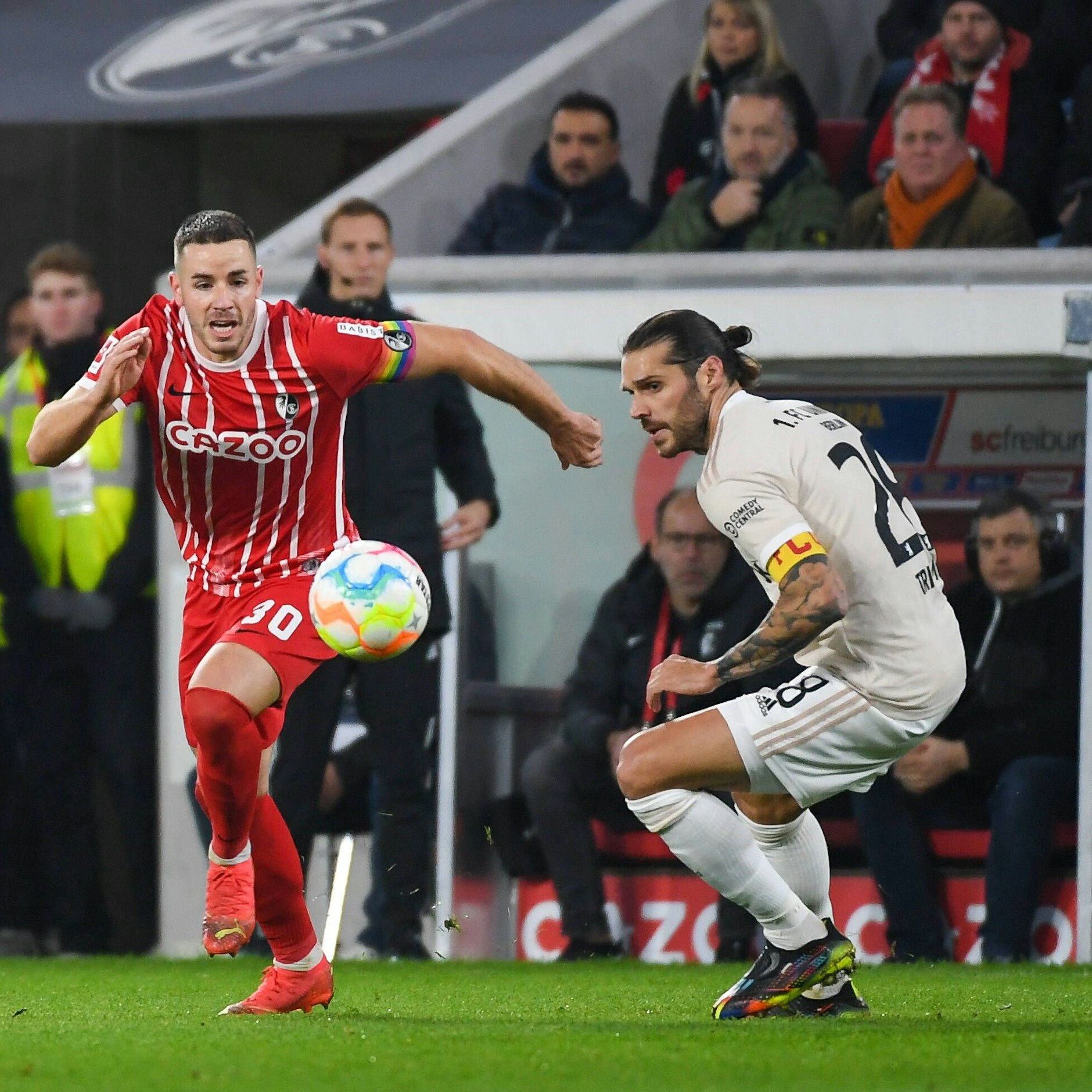 Freiburgs Kapitän Christian Günther – hier im Zweikampf mit seinem Kollegen vom 1. FC Union, Christopher Trimmel – hat für seinen SC die Champions League als Ziel ausgerufen.