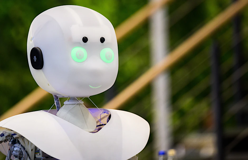 Der ferngesteuerter Roboter „Robody Cares“ des deutschen Start-Ups Devanthro steht auf der Industriemesse Hannover Messe am 16. April 2023