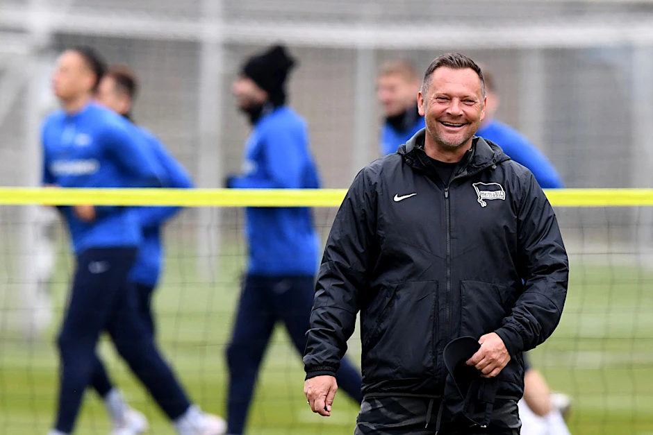 Trainer Pal Dardai soll die Hertha vor dem Abstieg bewahren.  /dpa