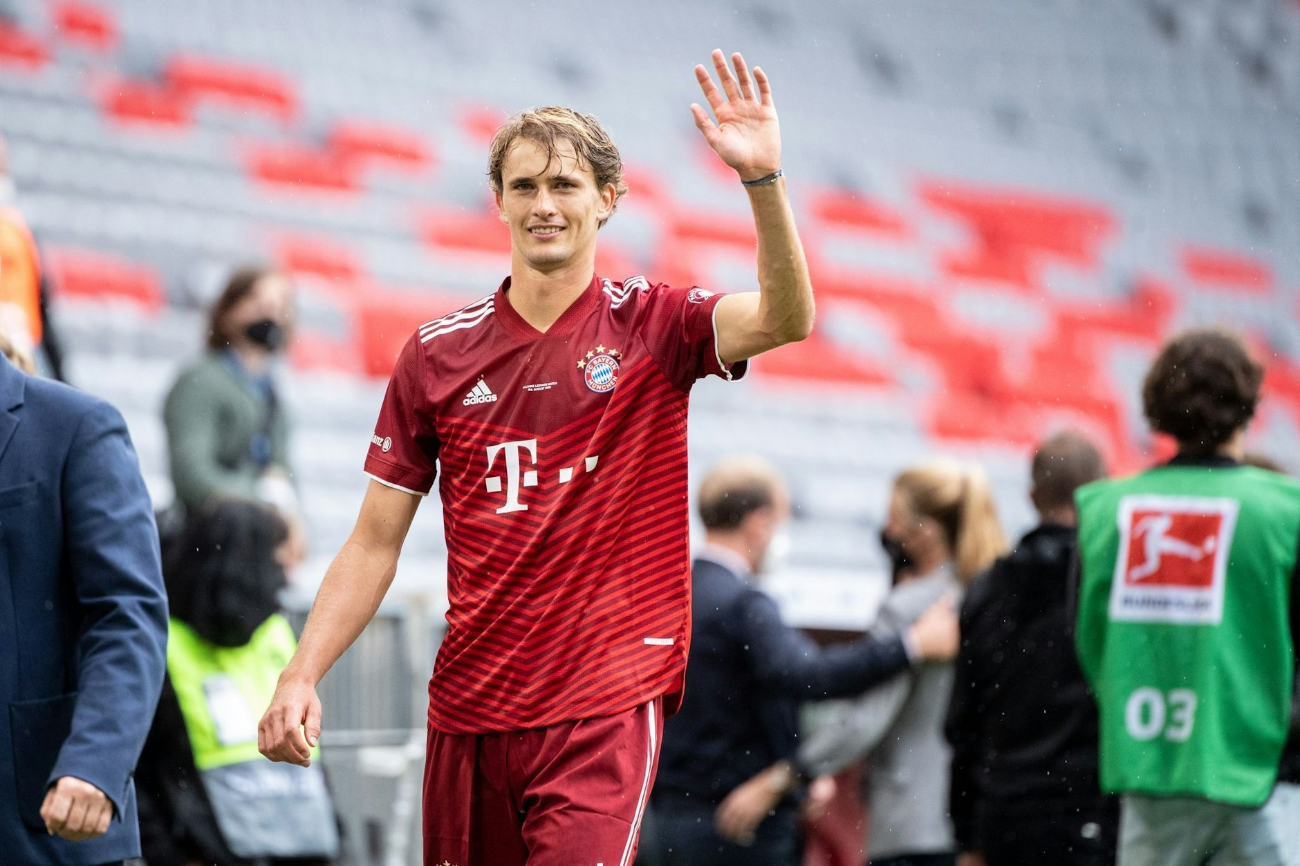 ARCHIV - Tennis-Olympiasieger Alexander Zverev ist großer Bayern-Fan.