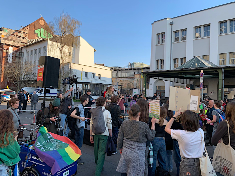 Protest von Fridays for Future vor der „STATION Berlin“