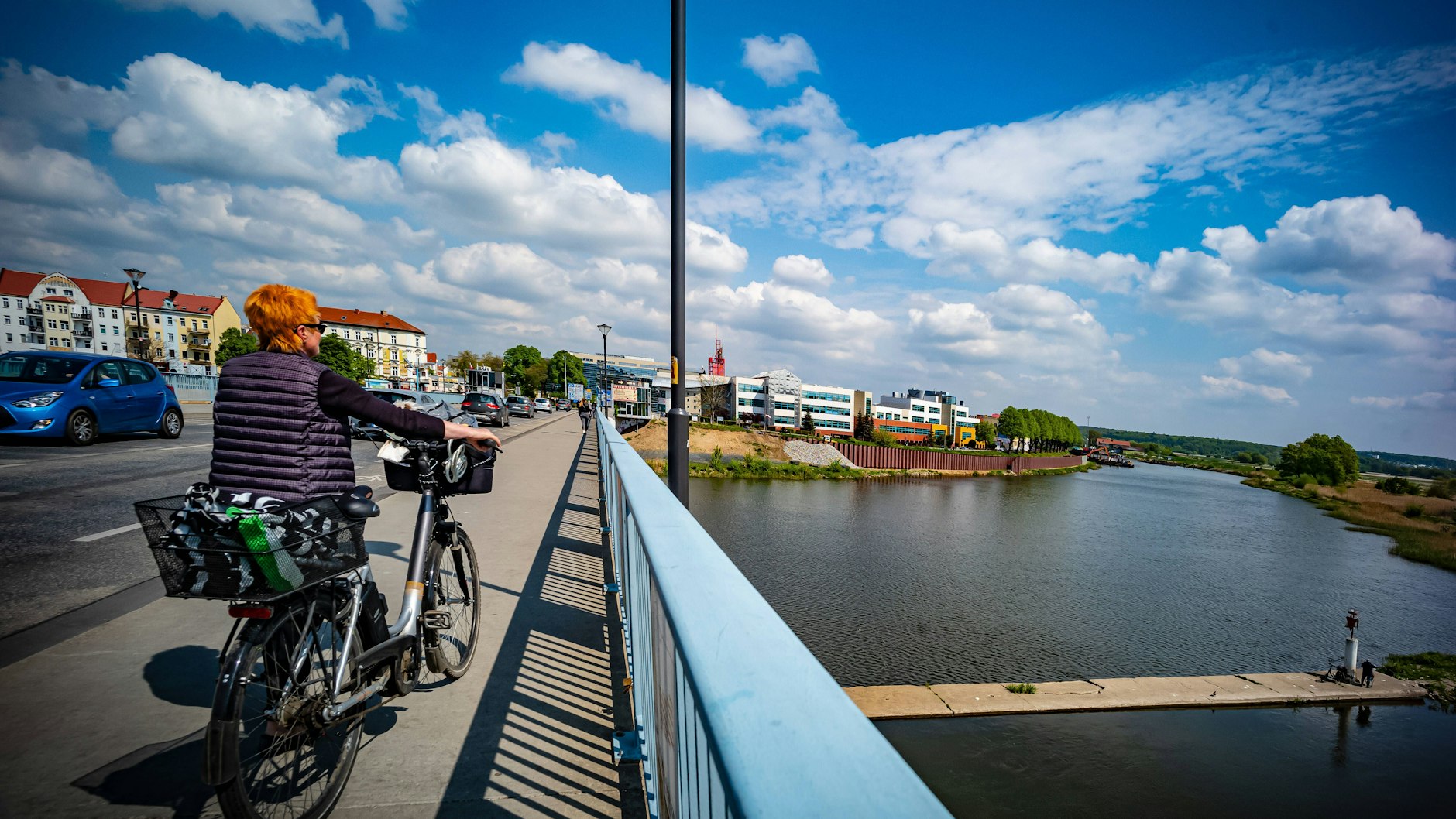 Die Stadtbrücke in Frankfurt Oder verbindet die Stadt mit Slubice in Polen.&nbsp;