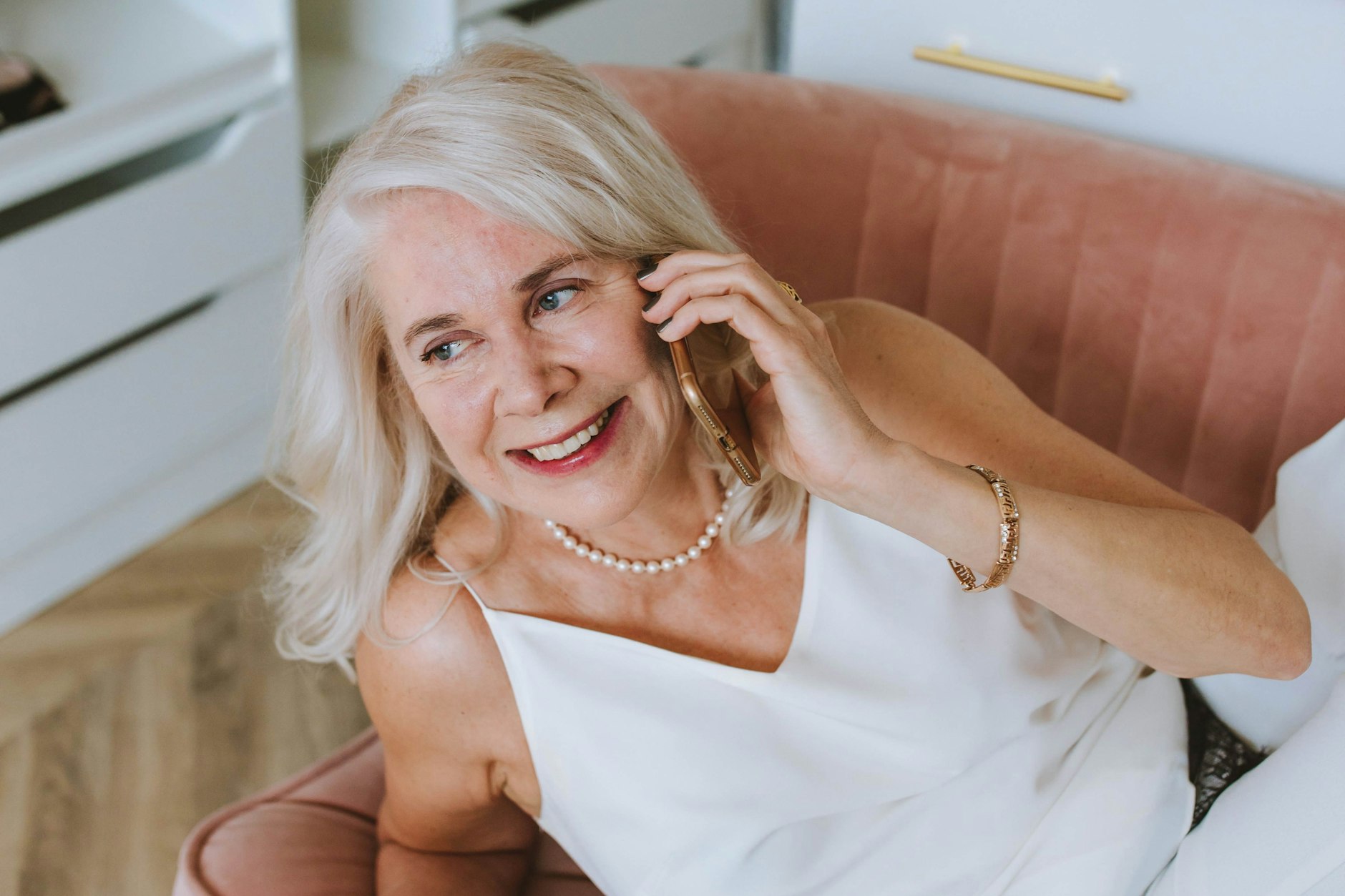 Eine Leserin will nach dem Tod ihres Mannes noch mal erotische Liebe erleben. Wie man das angehen kann, erklärt die Paartherapeutin.&nbsp;