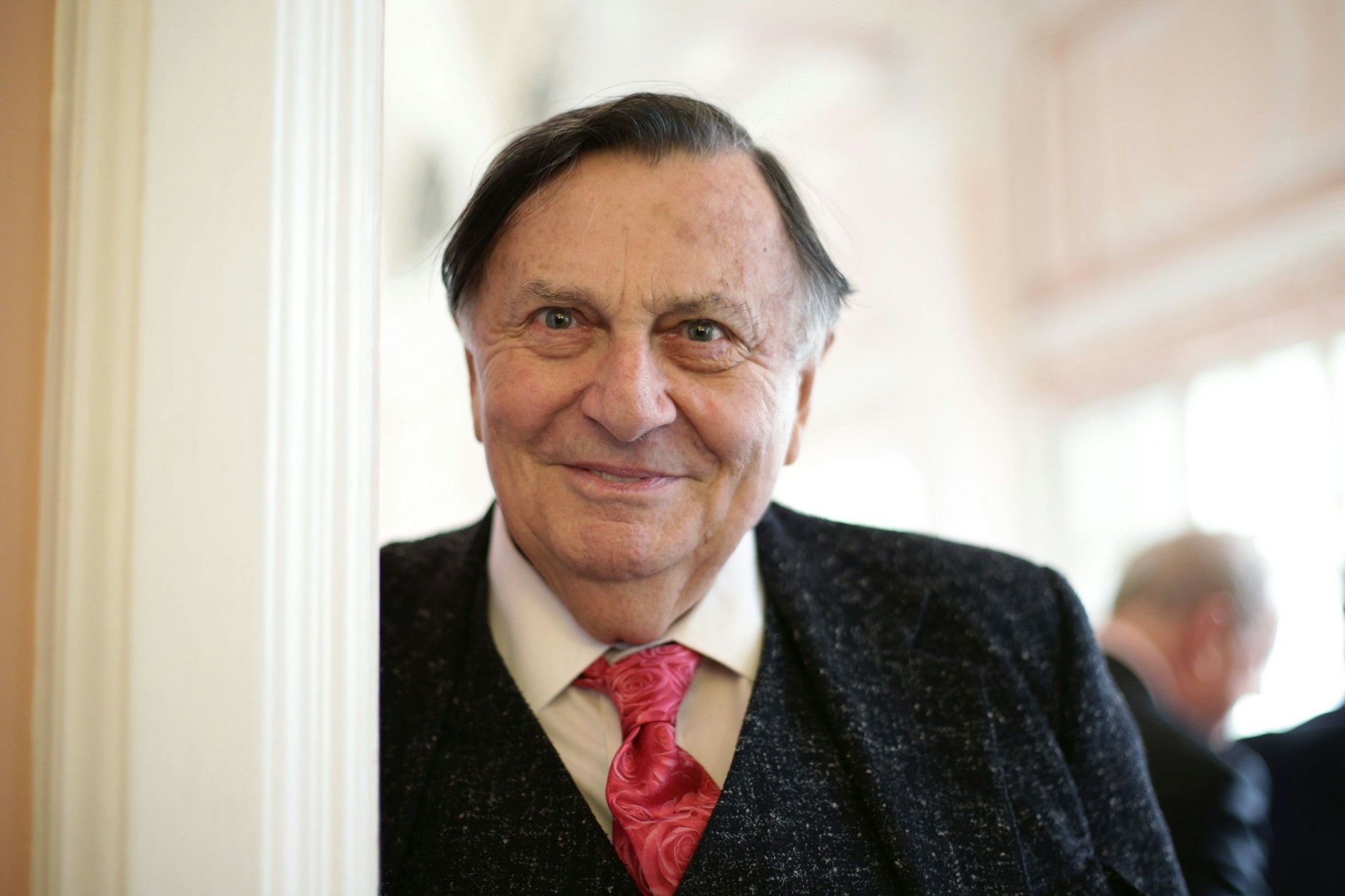 Barry Humphries in Zivil