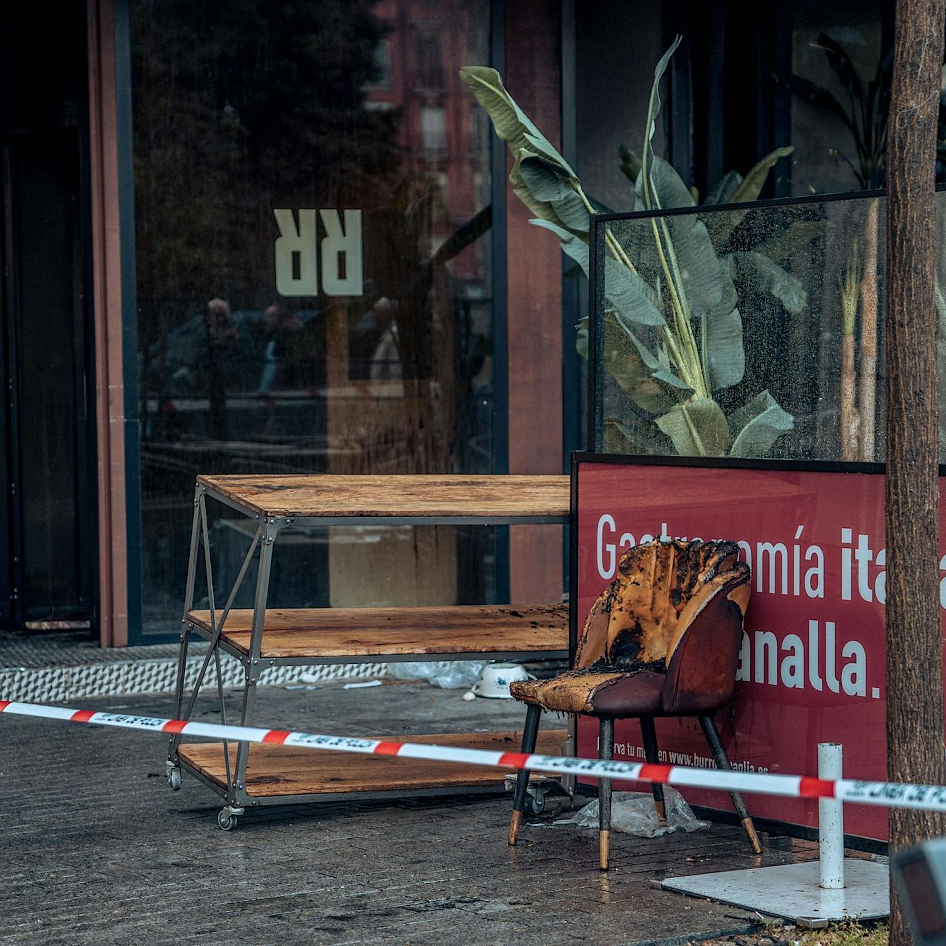 Flambierte Pizza verursacht Brand – zwei Tote und zwölf Verletzte in Restaurant