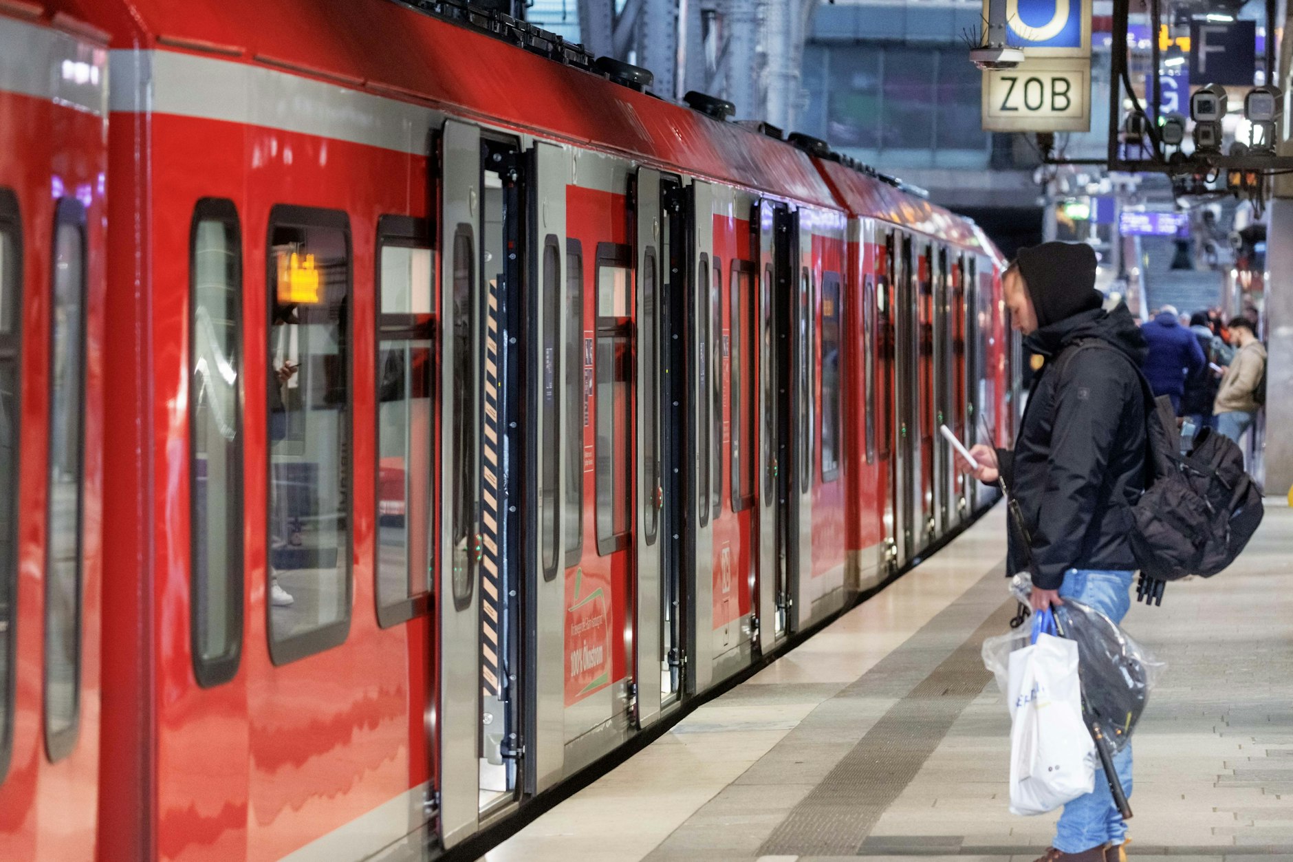Seit dem 1. Mai gilt das Deutschlandticket auch im Regionalverkehr. Jetzt gibt es einen neuen Warnstreik. Auch die S-Bahn ist davon betroffen.