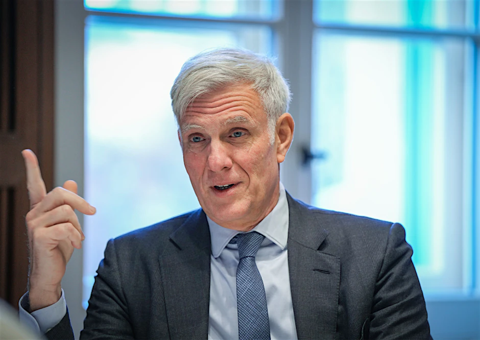 Der bisherige Wirtschaftssenator Stephan Schwarz (parteilos).