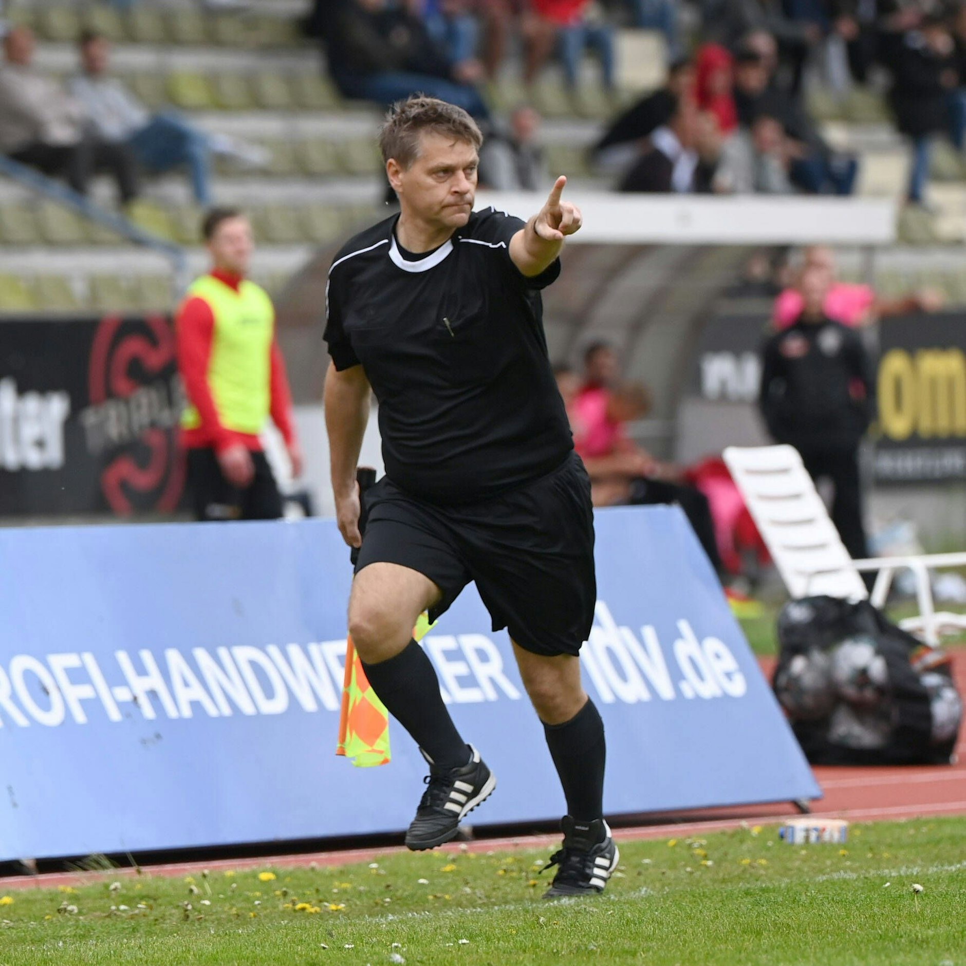 Oliver Ruhnert, der Manager des 1. FC Union, braucht sein Hobby als Schiedsrichter als Ausgleich für den stressigen Job in Köpenick.