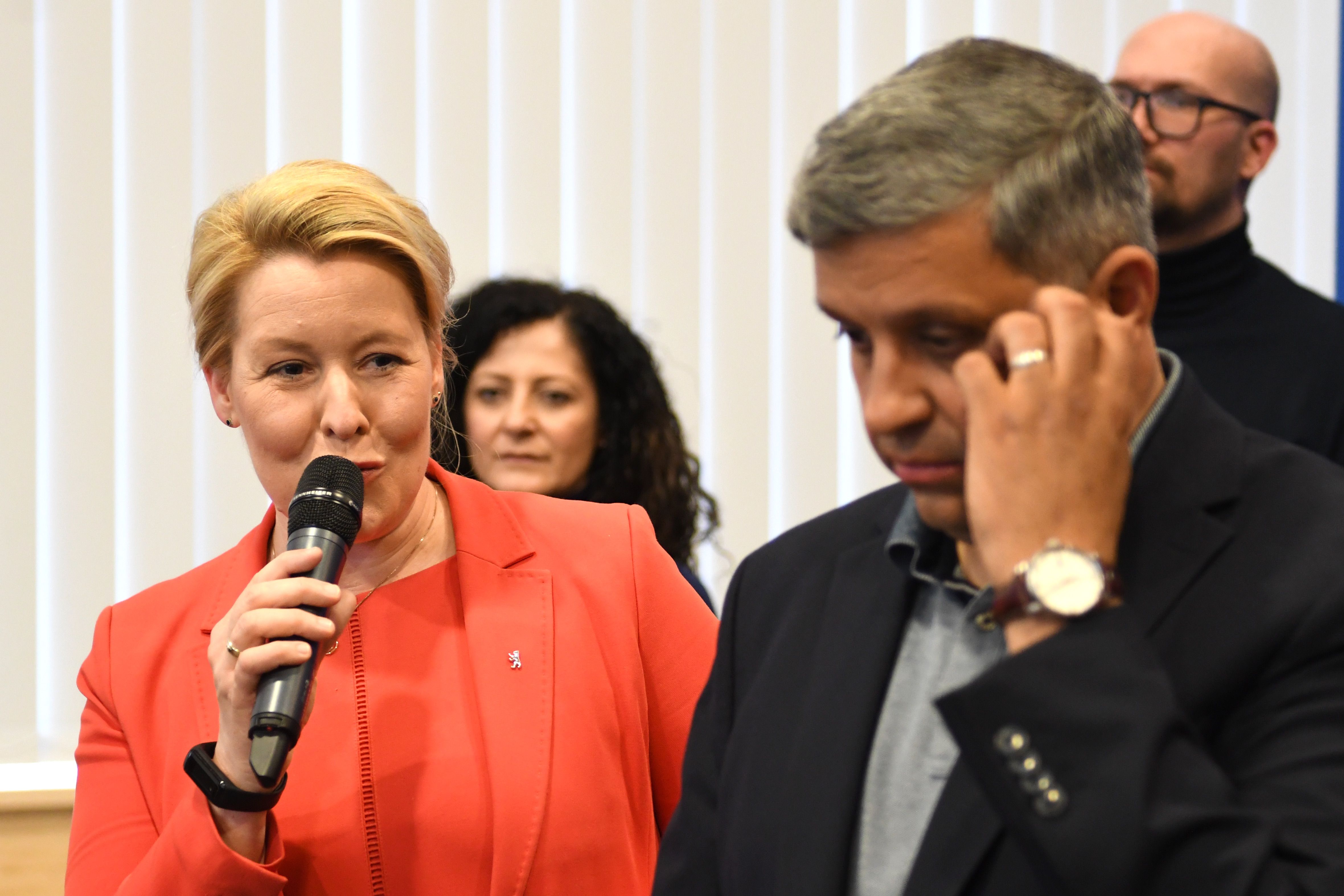 Image - Giffey strahlt – SPD-Mitglieder schwanken zwischen Alk und Austritt