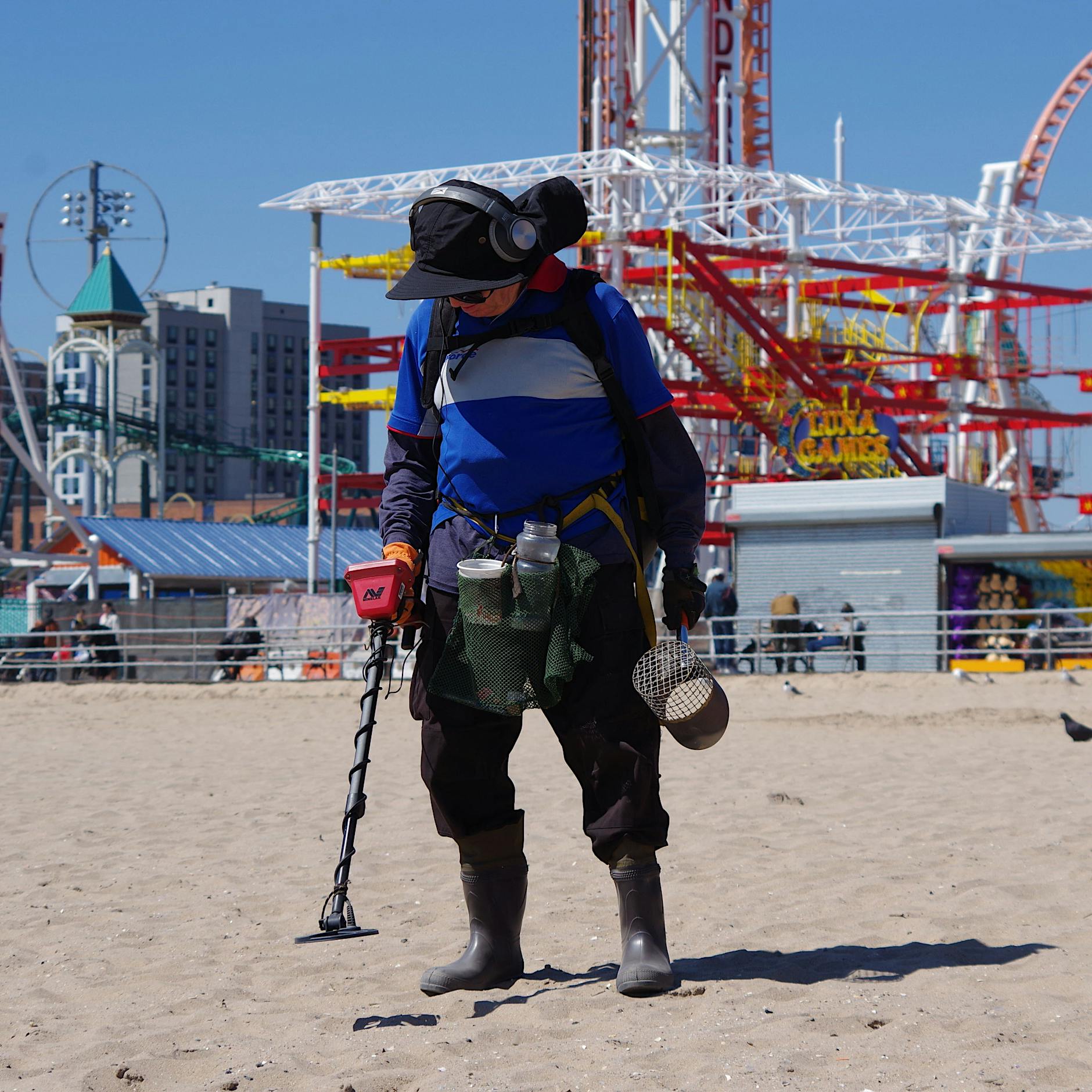 Sondengänger auf Schatzsuche – „Sondeln“ ist in New York City Trend