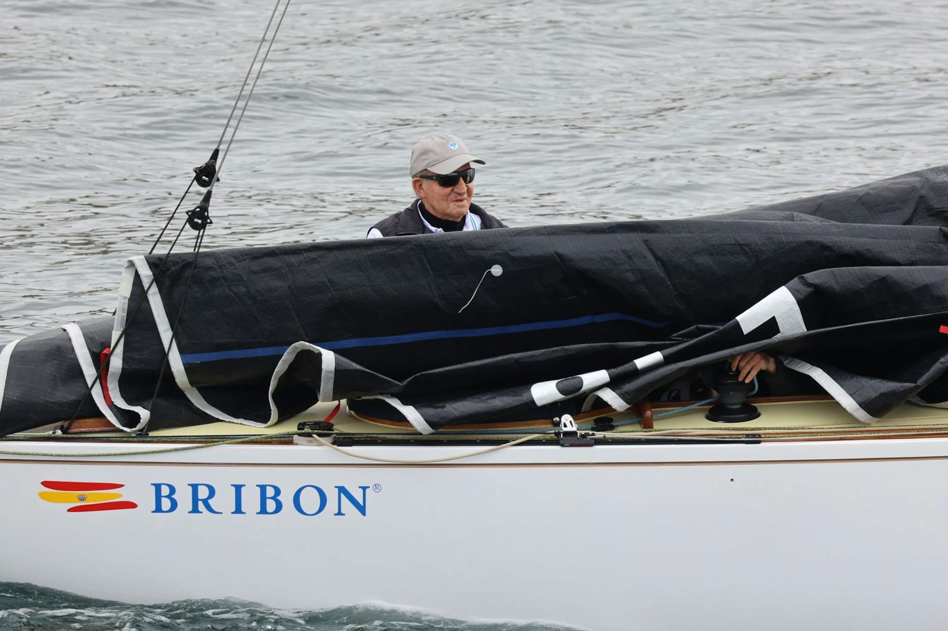 Juan Carlos an Bord des Segelschiffs «El Bribon» im Real Club Nautico de Sansenxo.