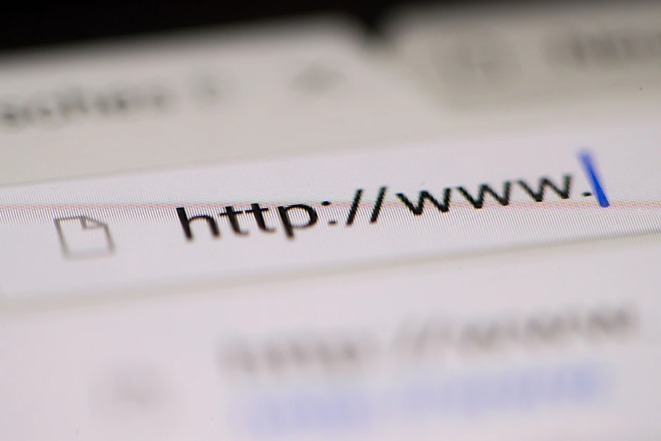 Hass im Netz ist für manche Menschen ein Grund, weniger oft online zu gehen. Für Plattform-Anbieter ist es Teil eines Geschäftsmodells.&nbsp;
