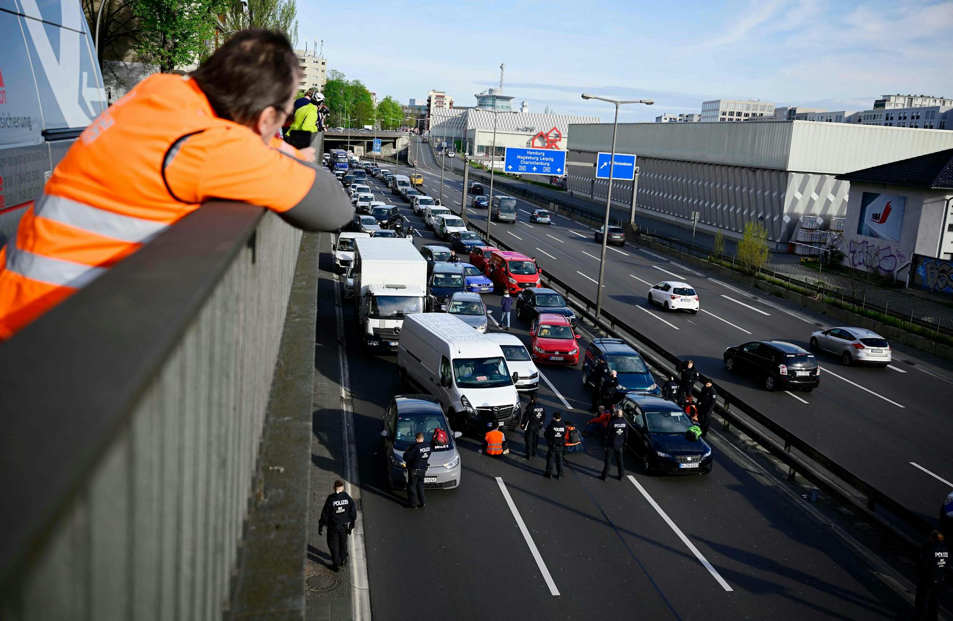 Verspätungen im Nahverkehr, Busse von Blockaden betroffen.