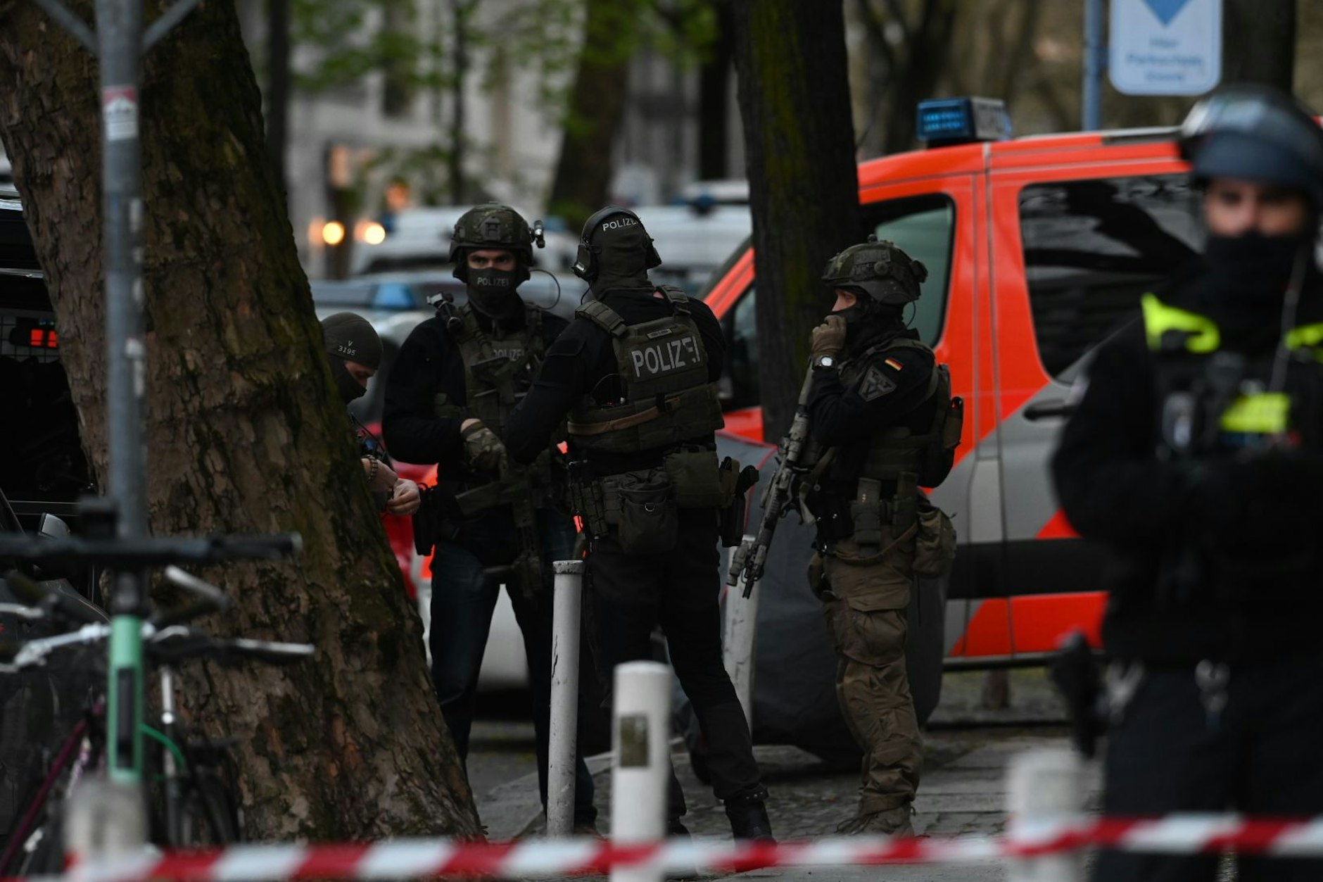 Das SEK ist im Einsatz.