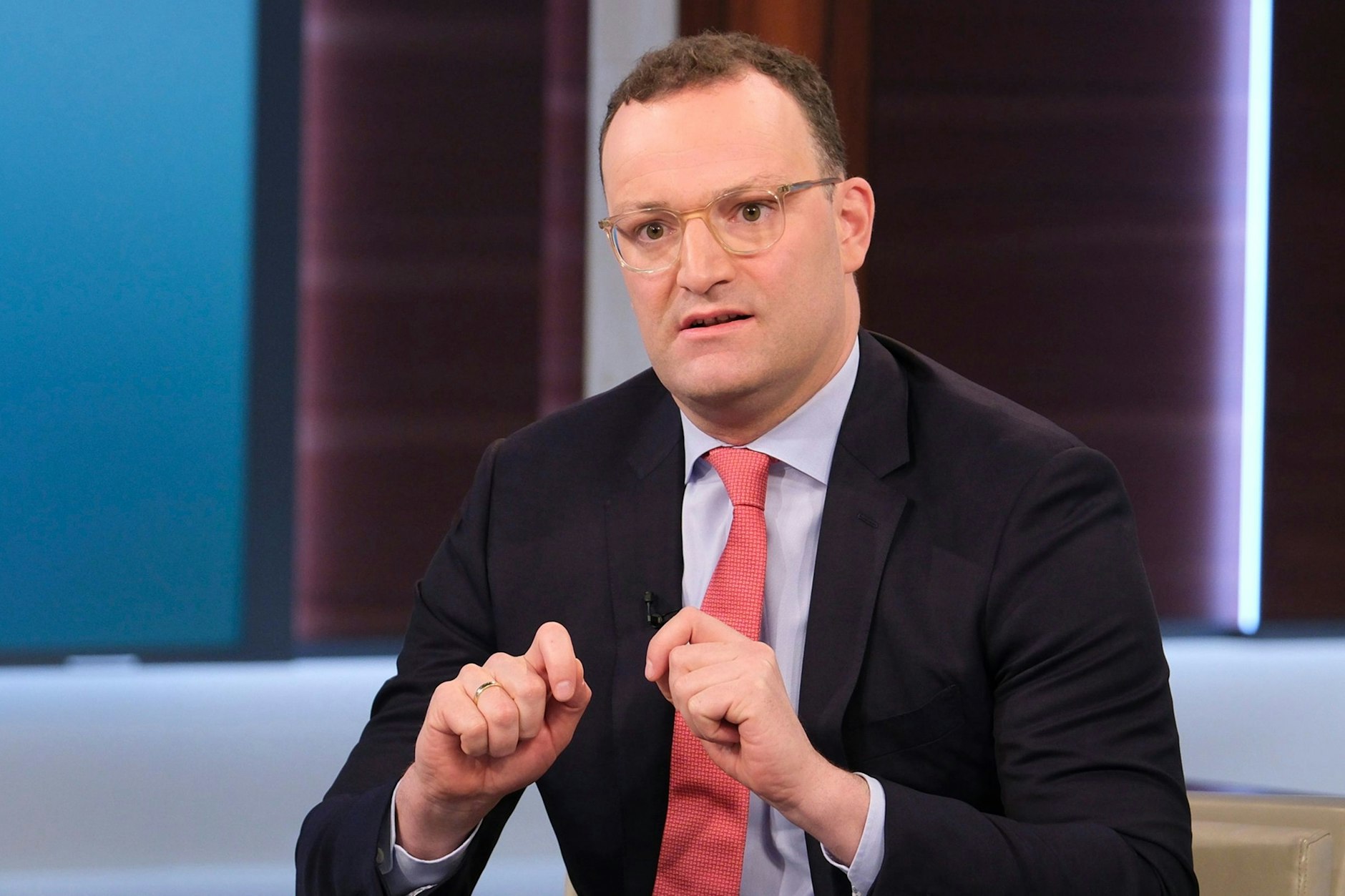 Jens Spahn schlägt bei „Anne Will“ vor, Ölheizungen mit Bioheizöl zu verwenden.