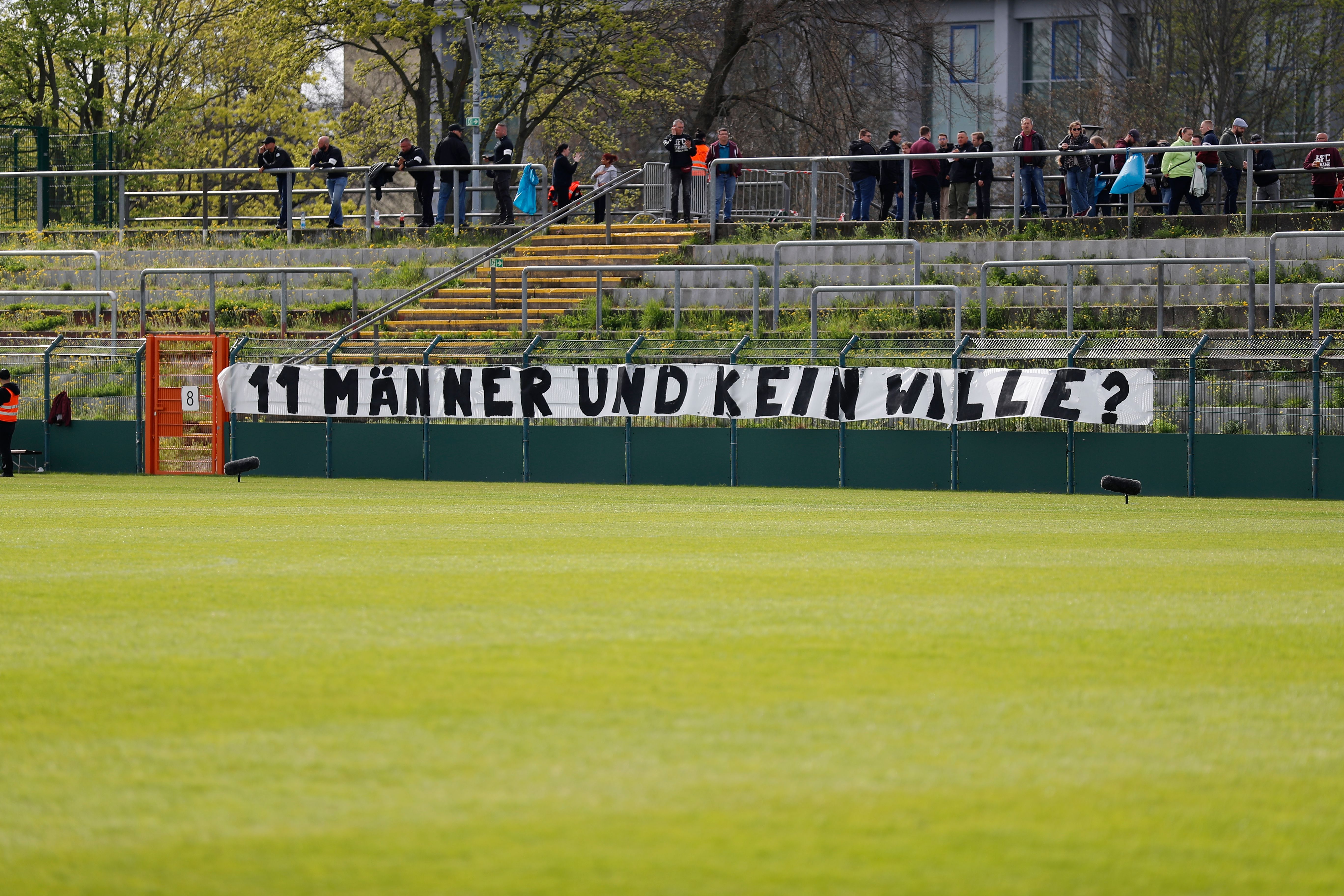 Image - Fan-Protest: BFC-Trainer Heiner Backhaus fährt Gefühlsachterbahn