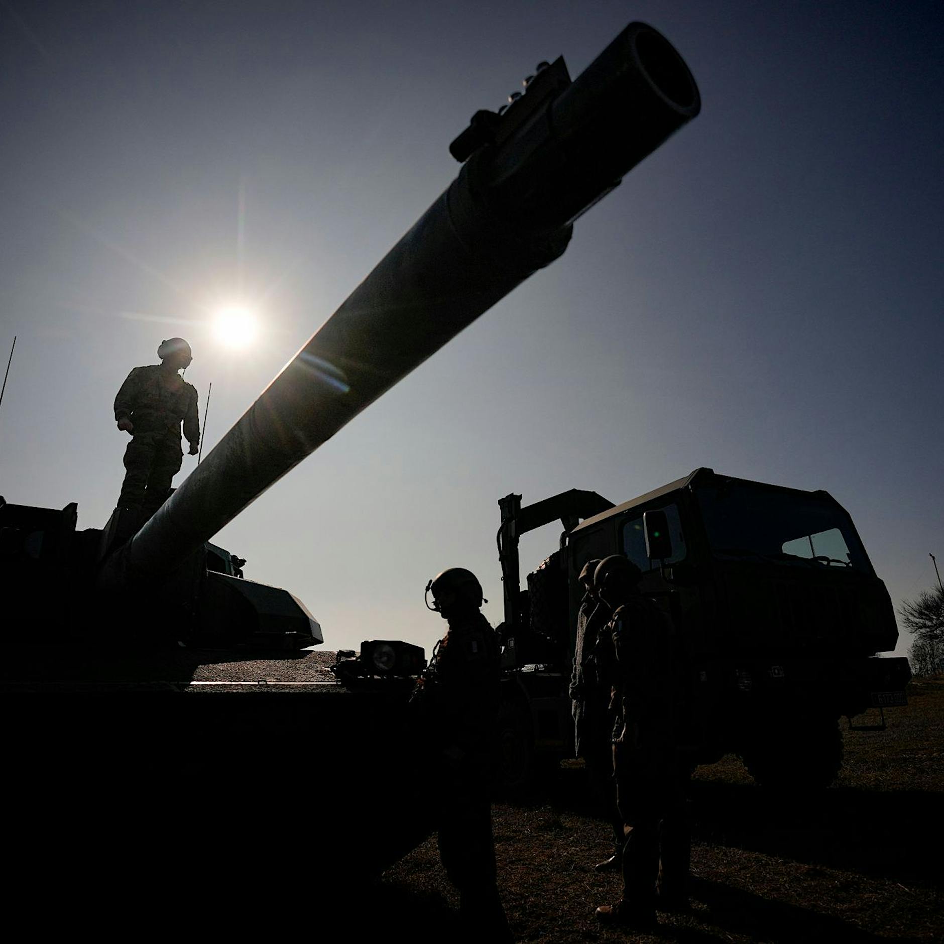 Rüstungsindustrie: Ukraine-Krieg treibt Militärausgaben auf neues Allzeithoch