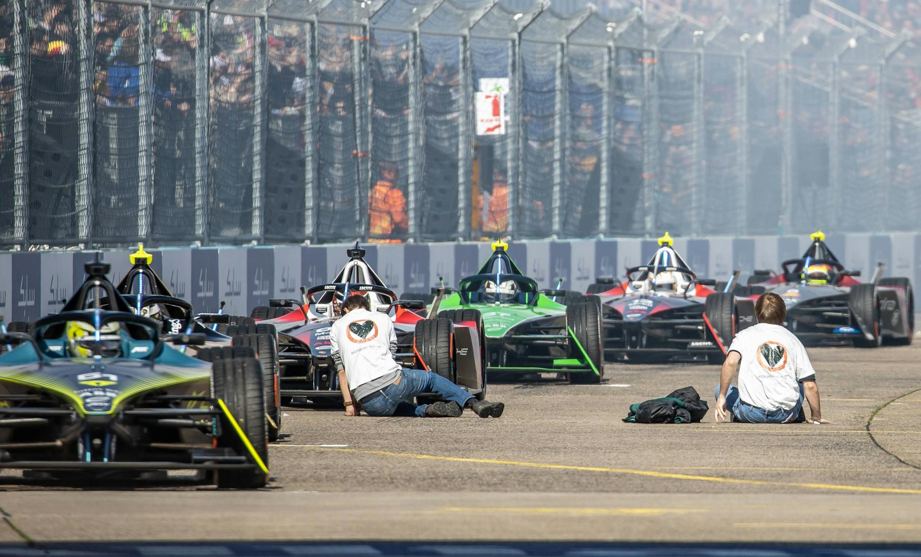 Klima-Kleber wollen Formel-E-Rennen in Berlin stoppen.