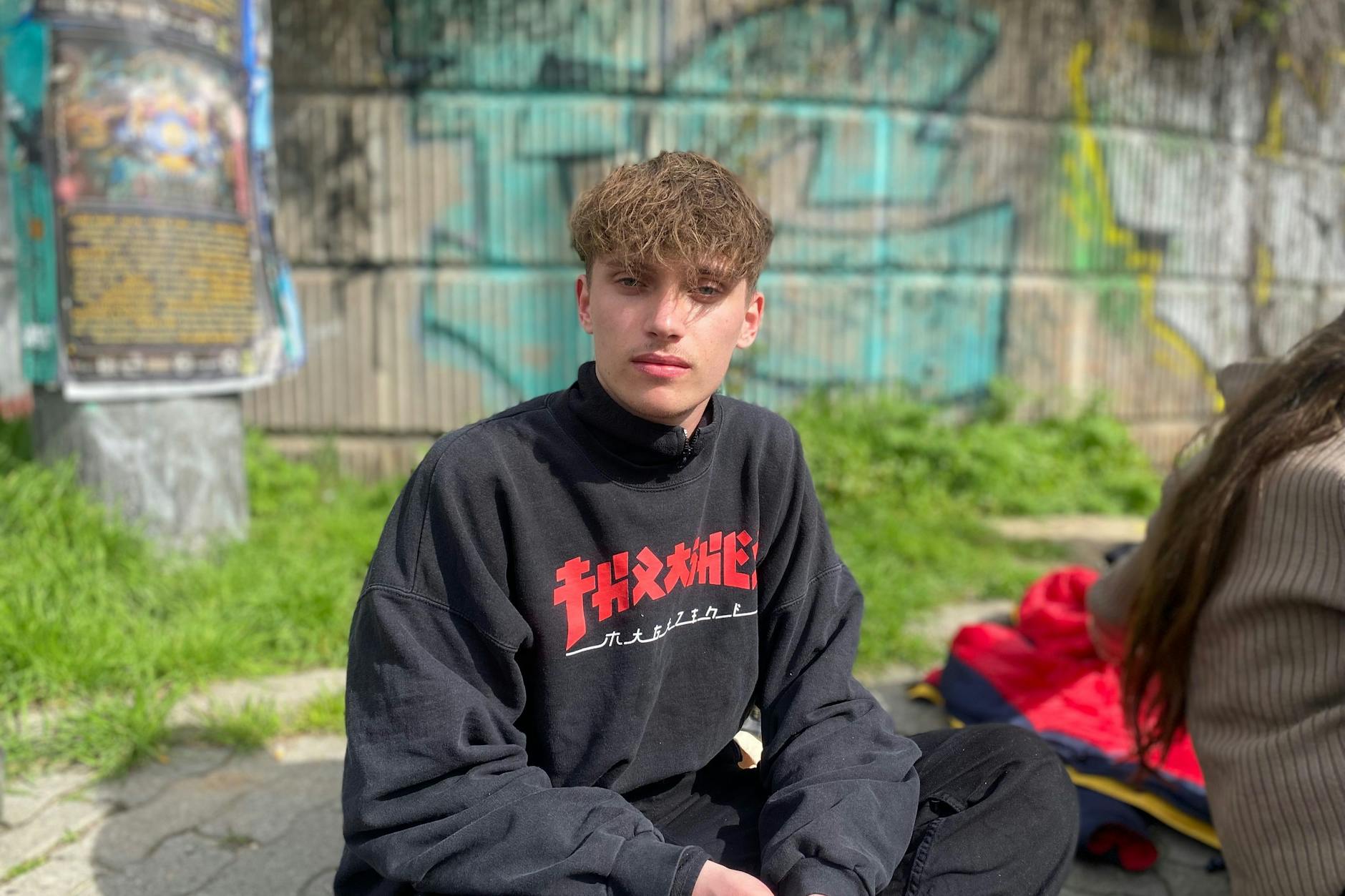 Maximilian Hassolt, 19, saß vor einer Woche noch am Elbtunnel.