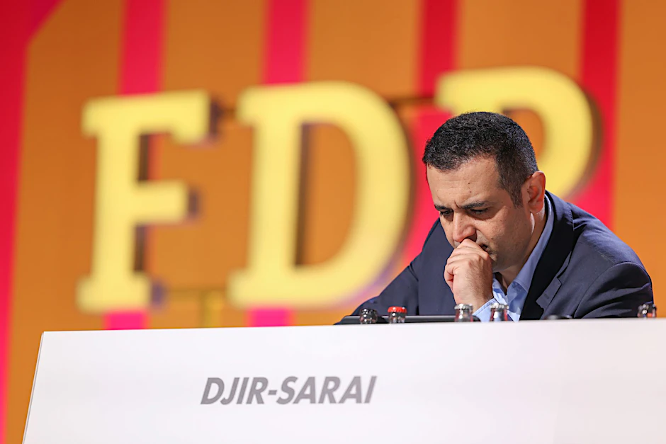Generalskretär Bijan Djir-Sarai beim FDP-Bundesparteitag.  
