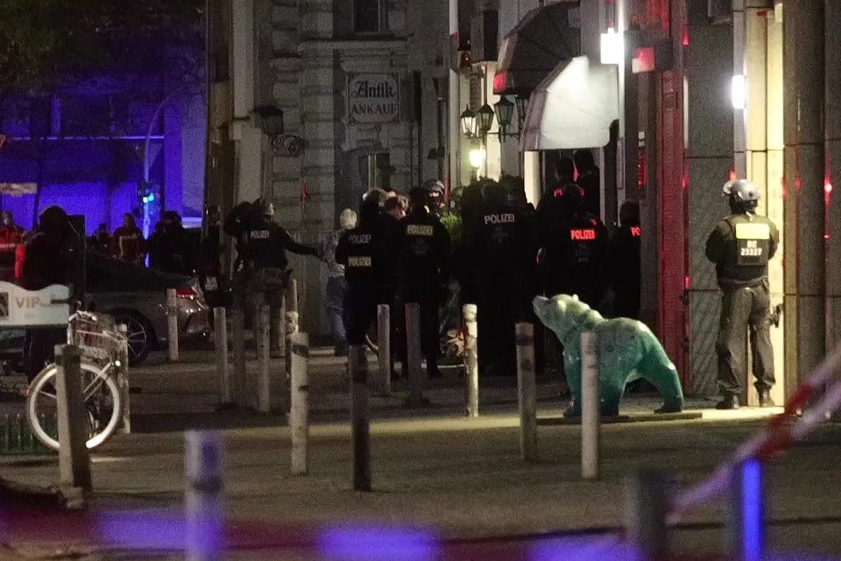 Am frühen Dienstagmorgen wurde das Antiquitätengeschäft gestürmt.