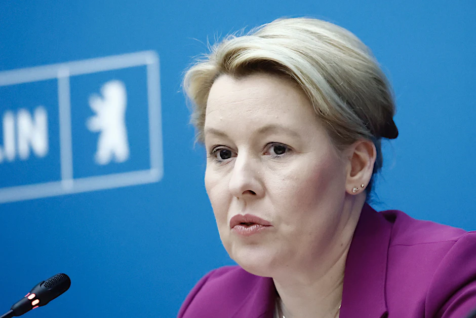 Franziska Giffey zu Beginn ihrer letzten Senatssitzung als Regierende Bürgermeisterin