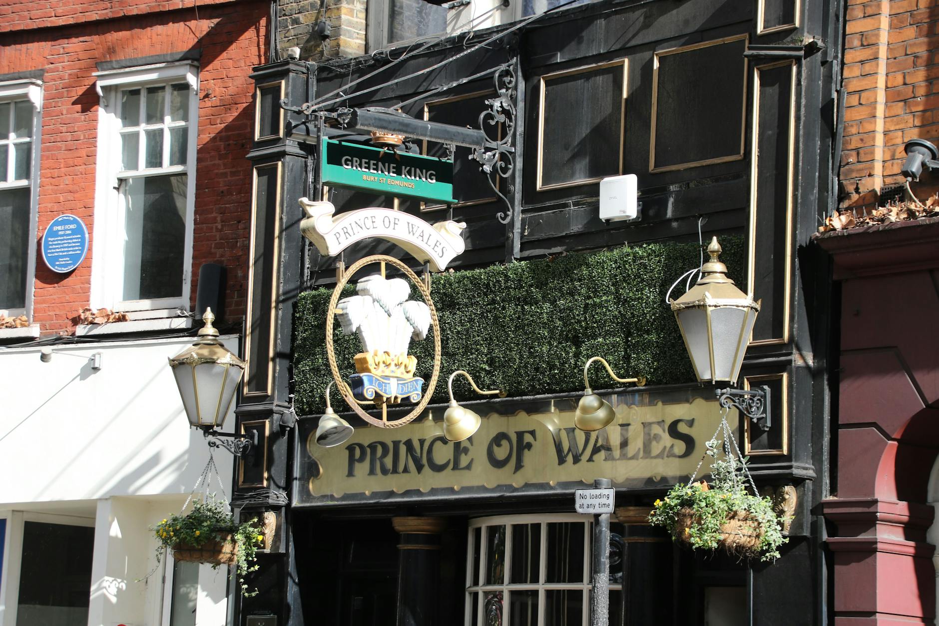 Royale Vibes, auch beim abendlichen Ausgehen: ein Pub in Kensington