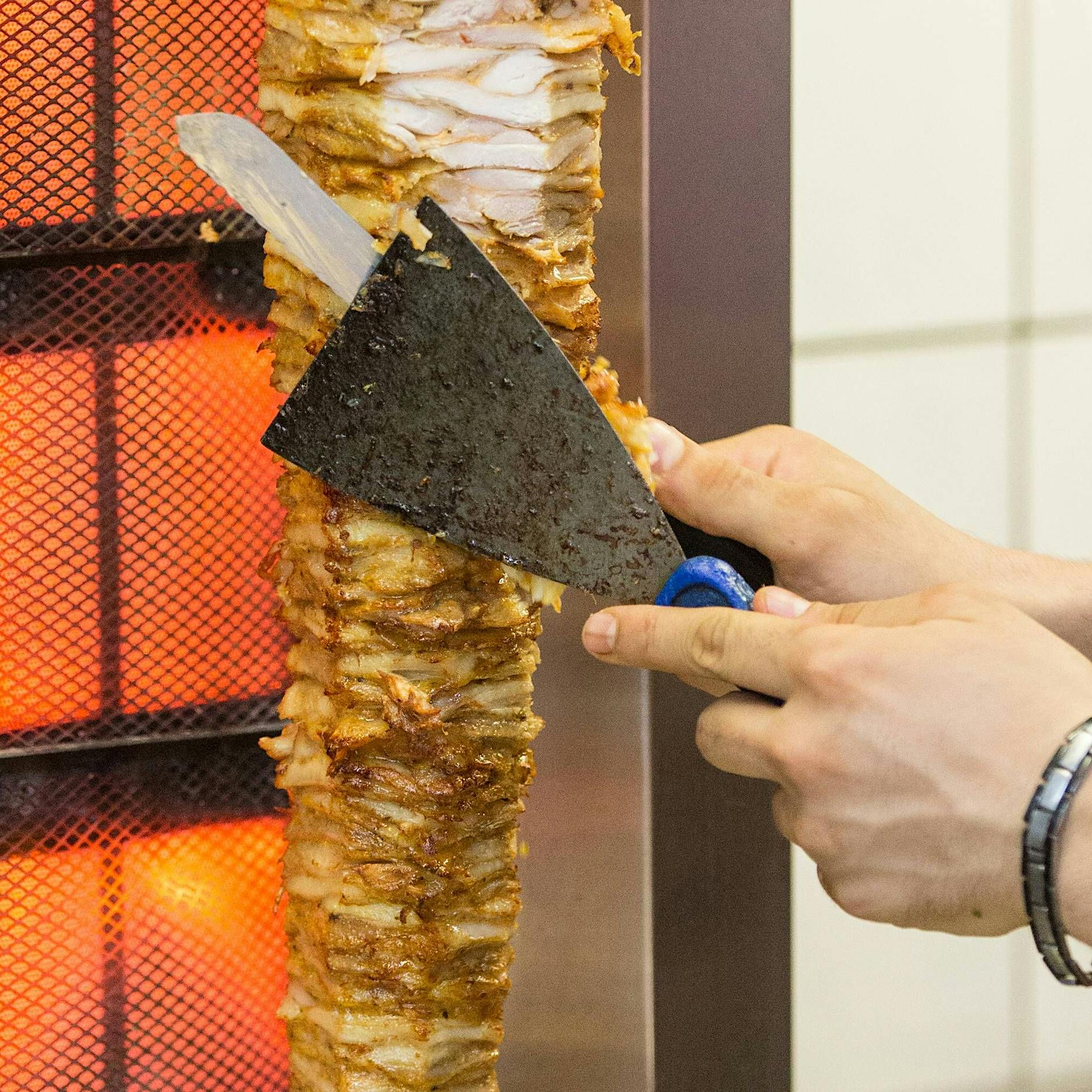 Erstes Todesopfer: Kebab-Fleisch wohl europaweit mit Salmonellen verseucht