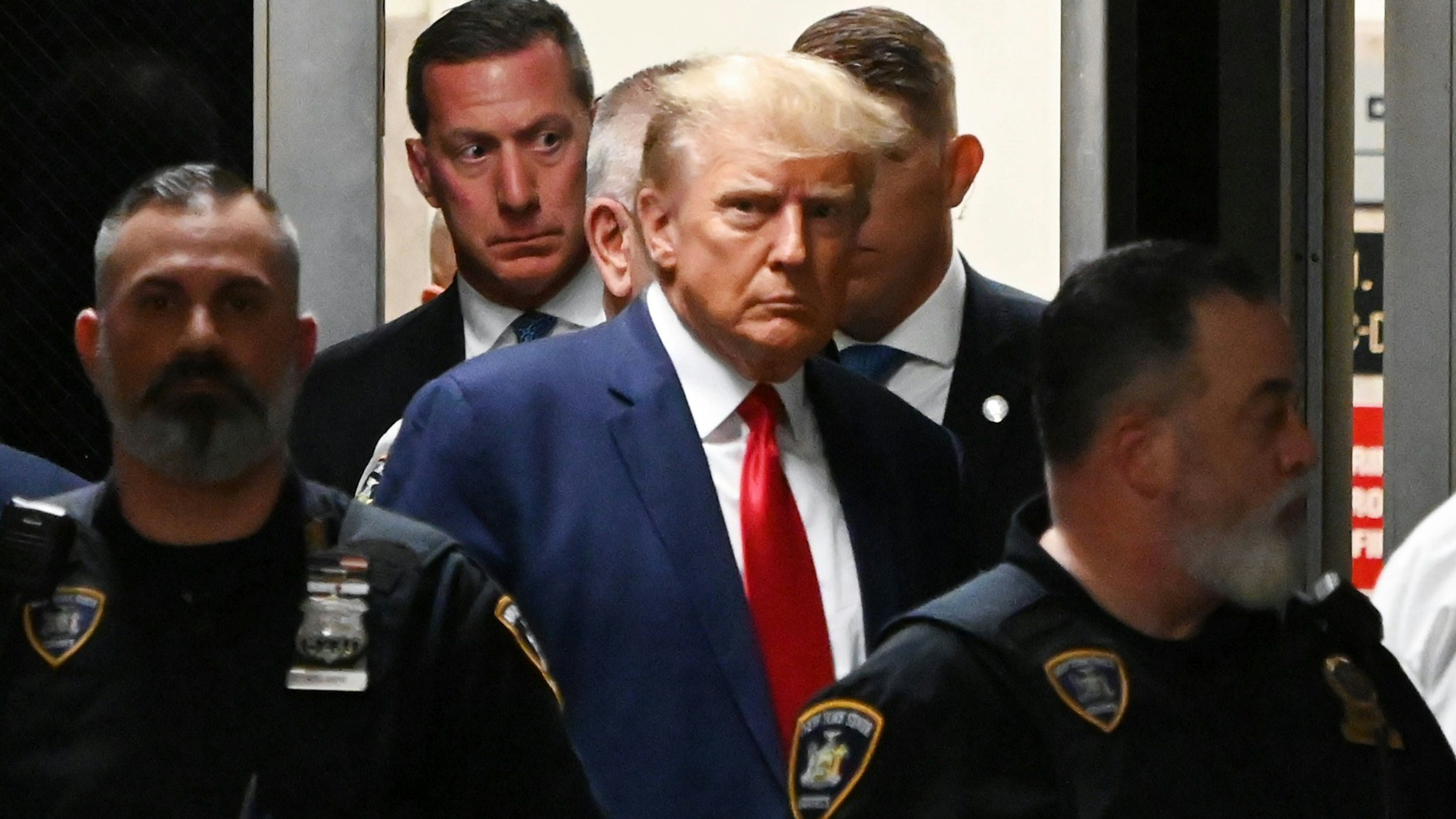 Donald Trump musste im April schon zwei Mal bei der New Yorker Justiz antreten: Er ist wegen betrügerischer Geschäftspraxis und Verstößen gegen Regeln der Wahlkampffinanzierung angeklagt.  