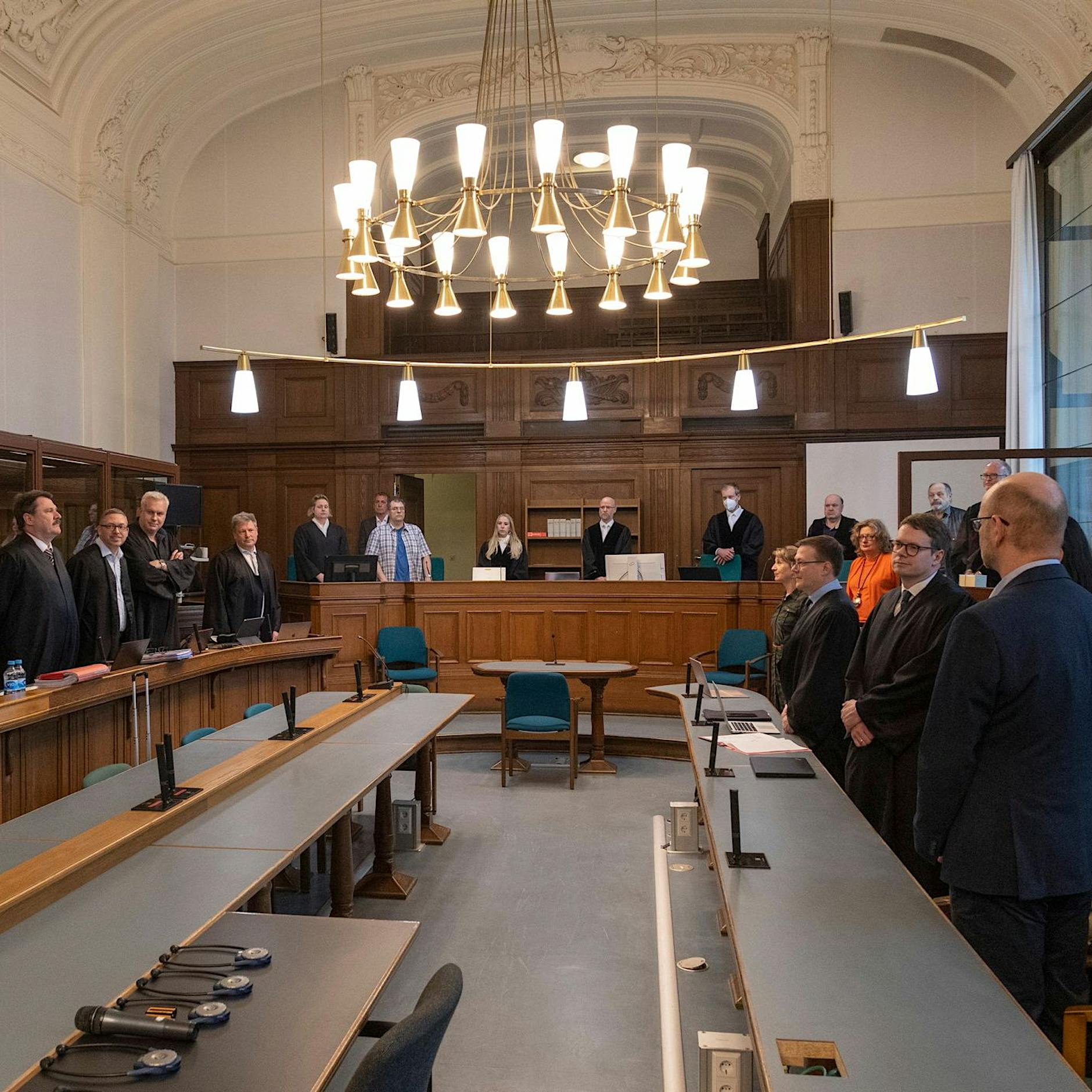 Prozess um Raubmorde: Eine der Angeklagten ist Mutter von sieben Kindern