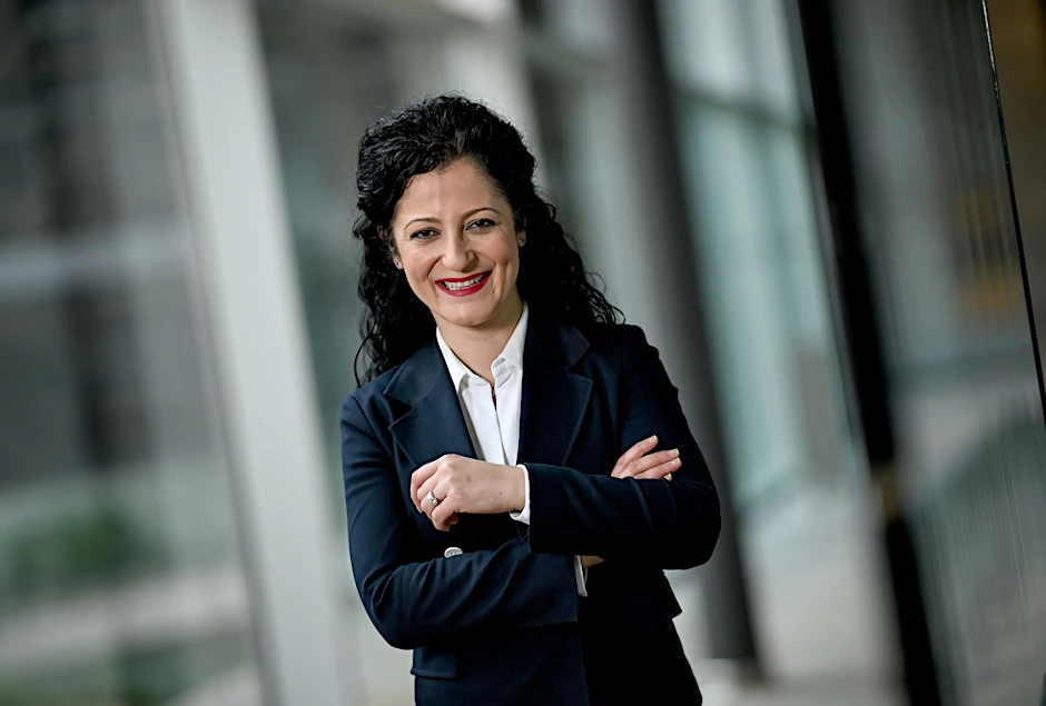 ARCHIV - Cansel Kiziltepe (SPD), Parlamentarische Staatssekretärin beim Bundesministerium für Wohnen, lächelt.  dpa/Archiv