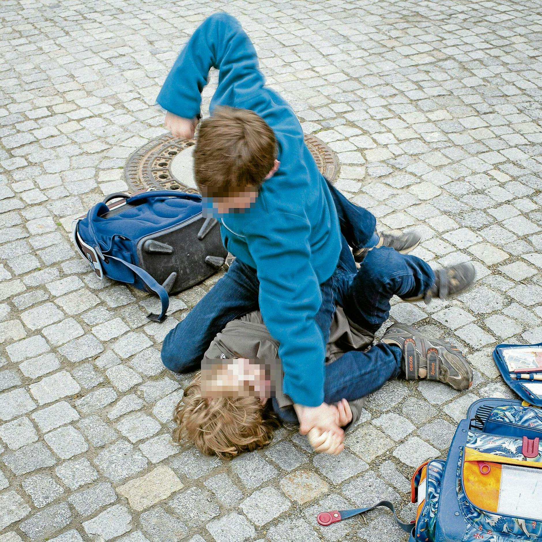 Polizei ermittelt gegen Nazi-Schüler: Lehrer und Mitschüler bedroht