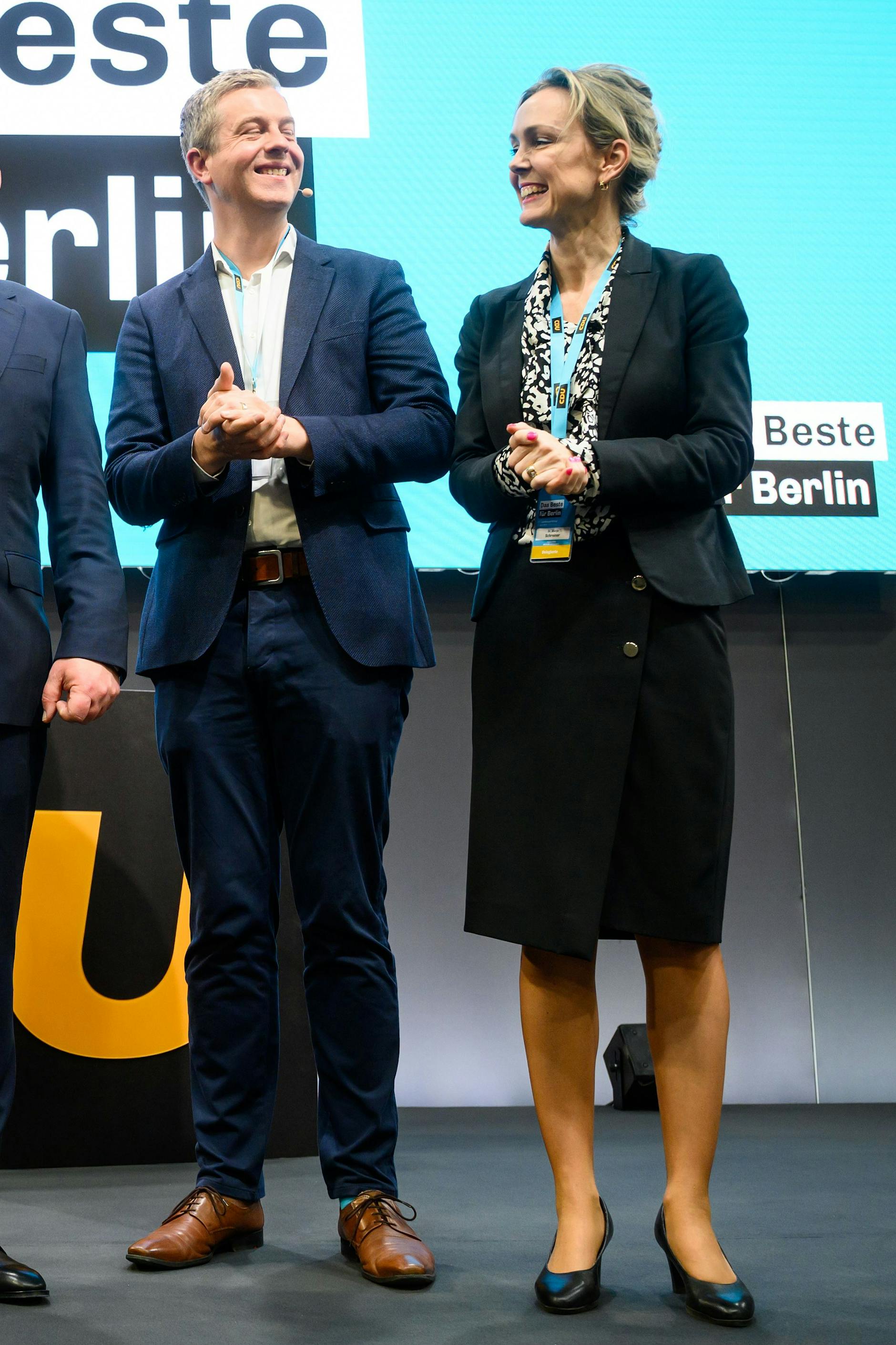 Heute mal ohne Servierwagen: Manja Schreiner, hier mit Stefan Evers