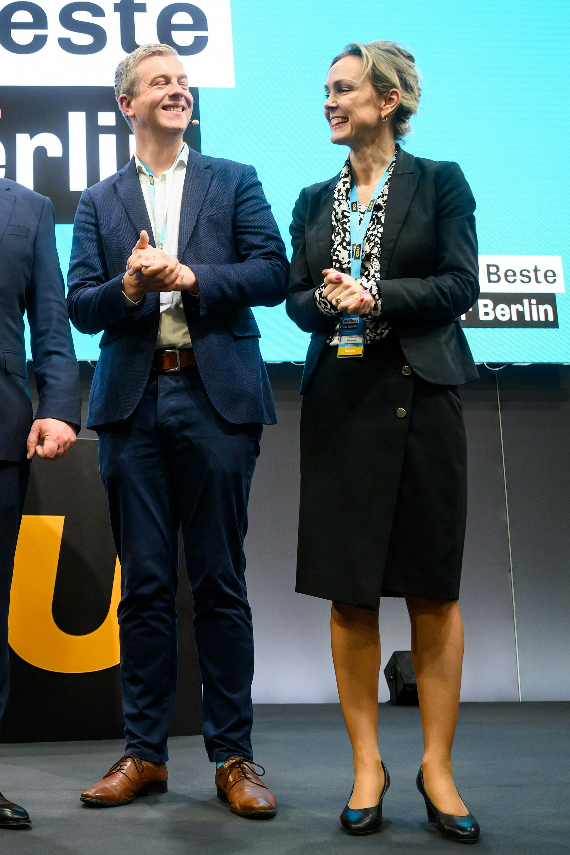 Heute mal ohne Servierwagen: Manja Schreiner, hier mit Stefan Evers