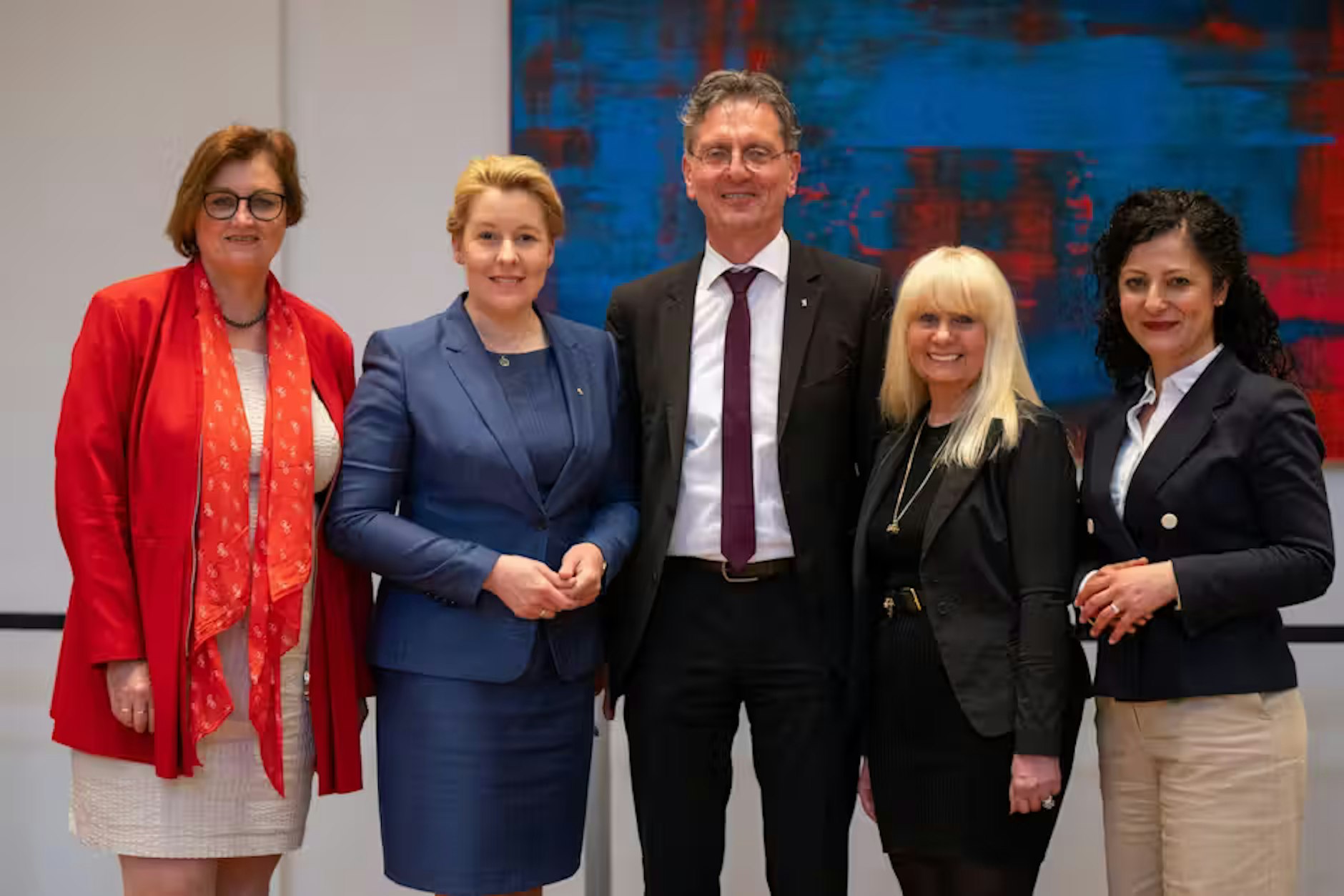 Alles geht: Ina Czyborra, Franziska Giffey, Christian Gaebler, Iris Spranger und Cansel Kiziltepe (von links).