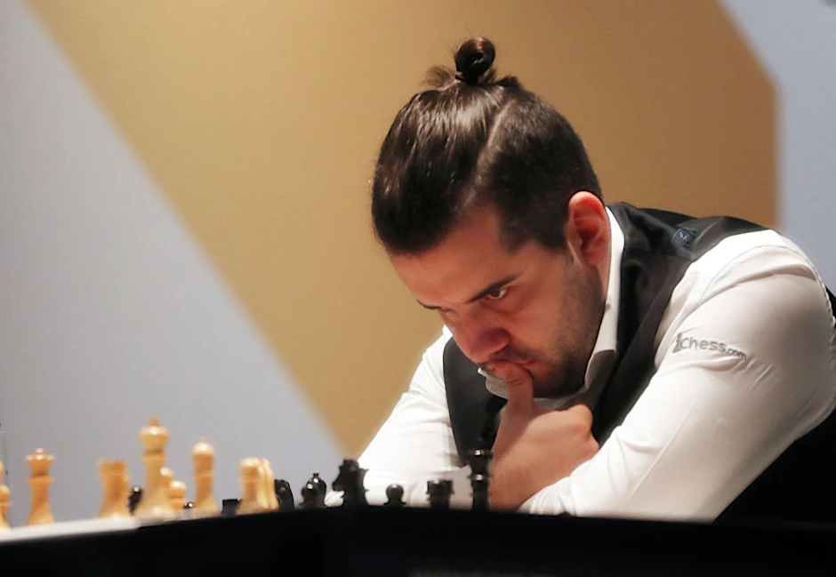 ARCHIV - Jan Nepomnjaschtschi hat seine Führung bei der Schach-WM verteidigt.  