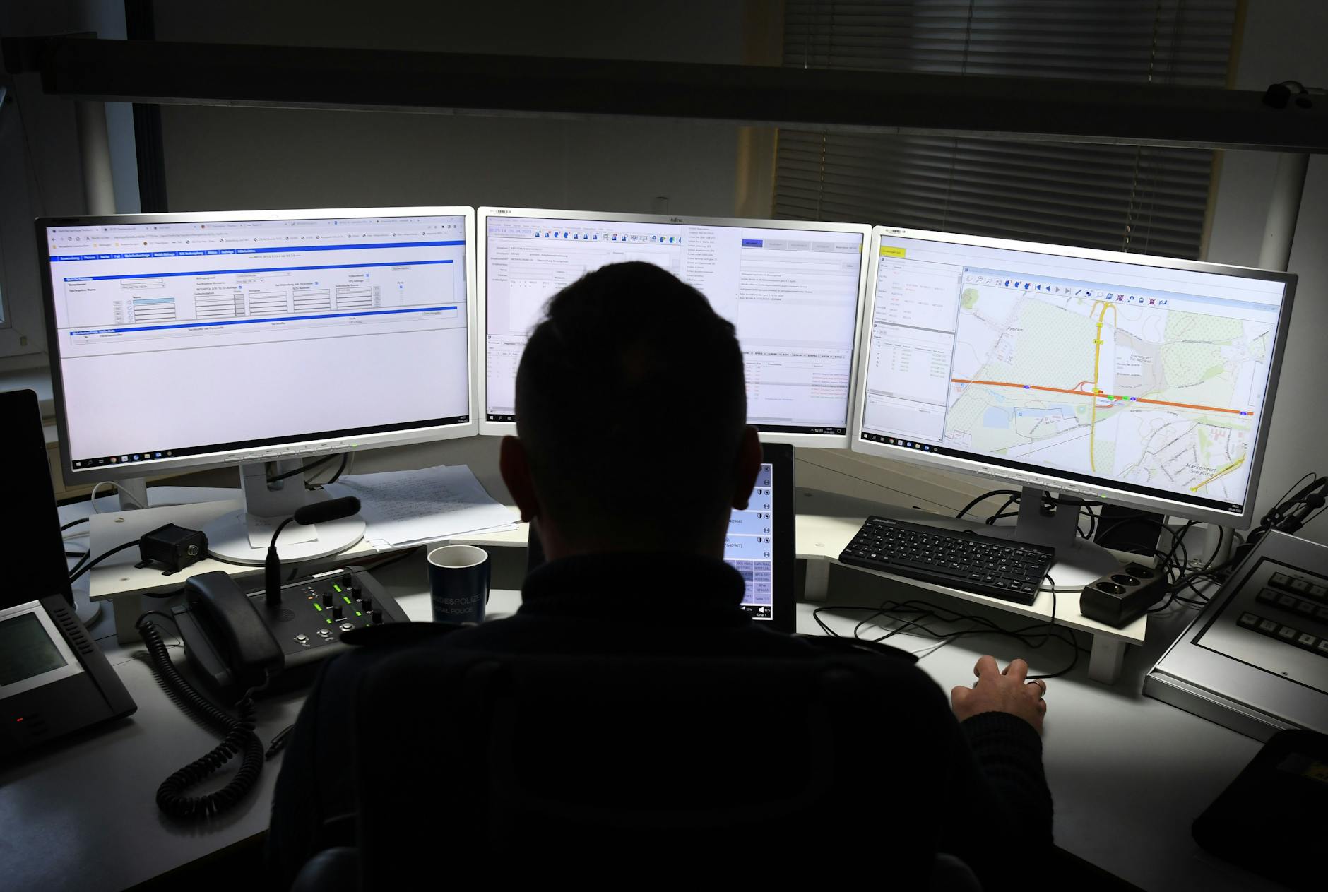 Im Lagezentrum der Polizeiinspektion Frankfurt (Oder) an der Kopernikusstraße.