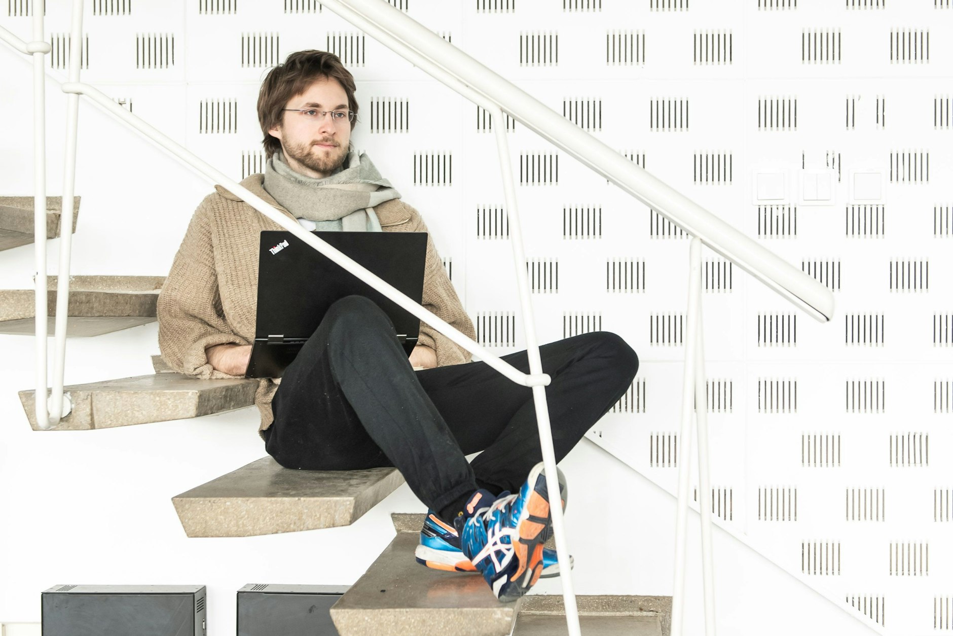 Felix Niemeyer studiert an der TU Berlin. Er hat einen Telegrambot als Mediator programmiert, ChatGPT liefert das Sprachmodell.