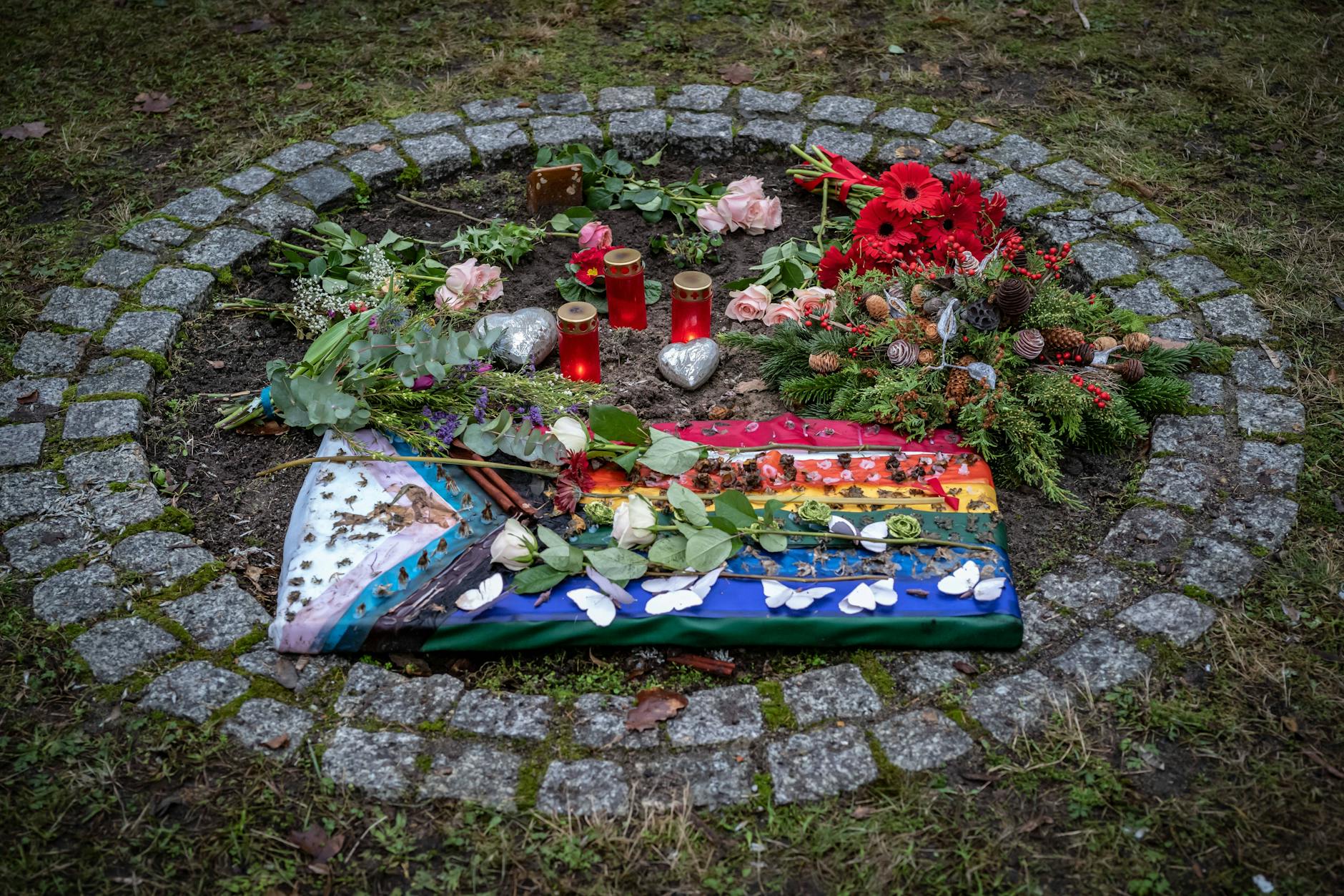 Grab von Ella Nik Bayan