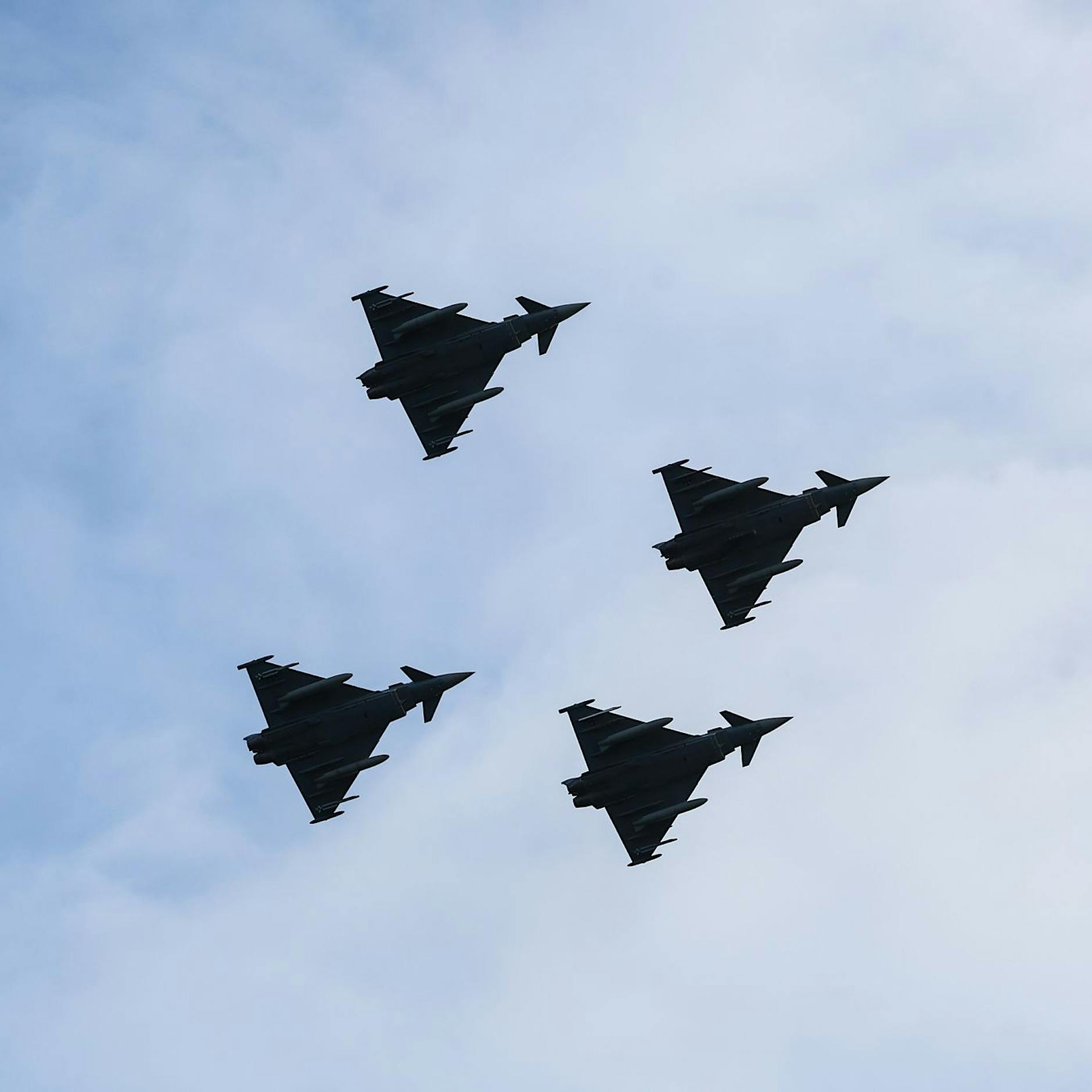 Ostsee: Bundeswehr-Kampfjets fangen russische Militärflugzeuge ab