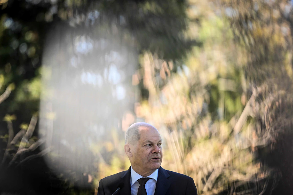 Kanzler Scholz will von Kahrs 200.000 Euro Bargeld nichts gewusst haben