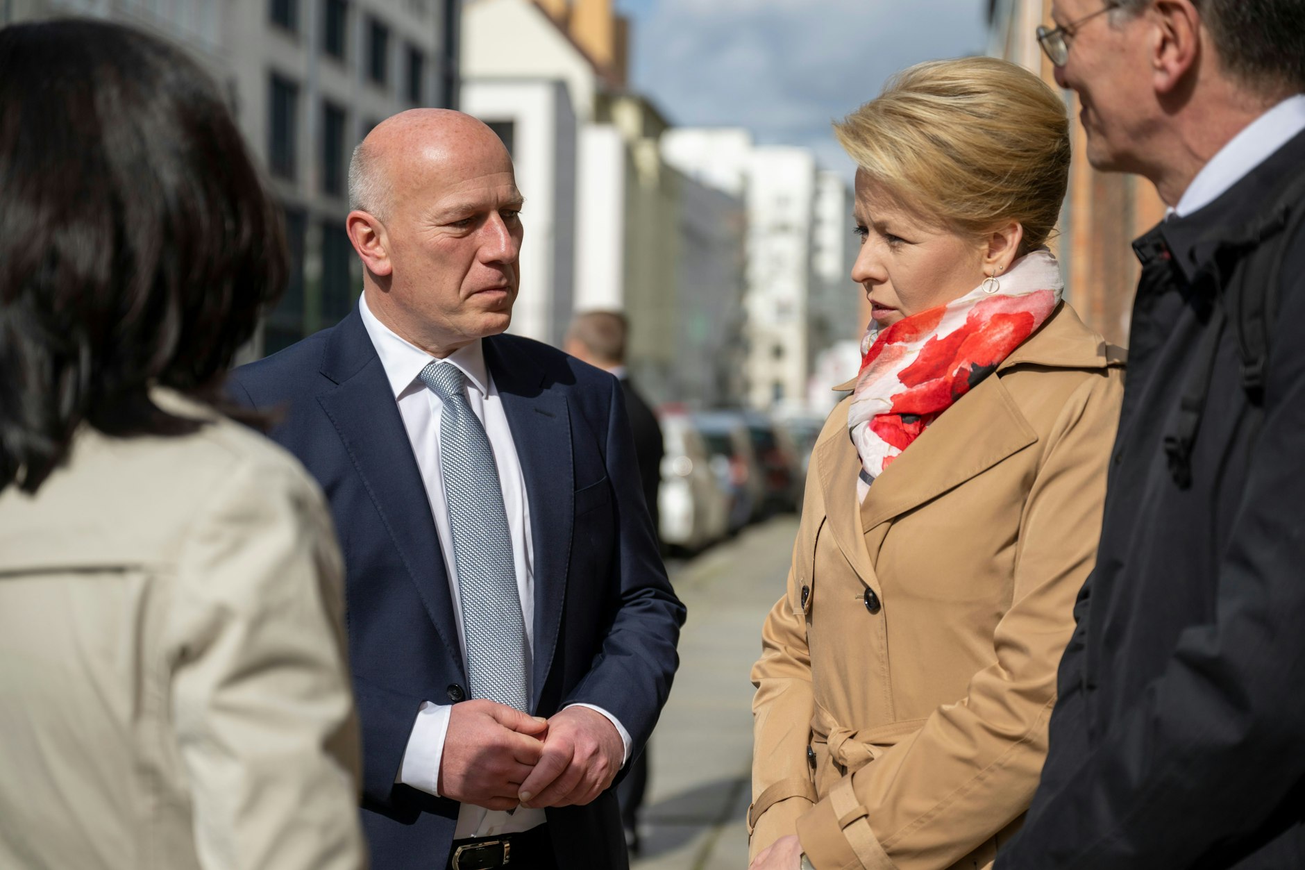 Dieser Donnerstag hat es in sich. Wegner, hier mit Franziska Giffey, soll zum Bürgermeister gewählt werden. Danach werden die Senatoren vereidigt. Darauf folgt die erste Senatssitzung von Schwarz-Rot.
