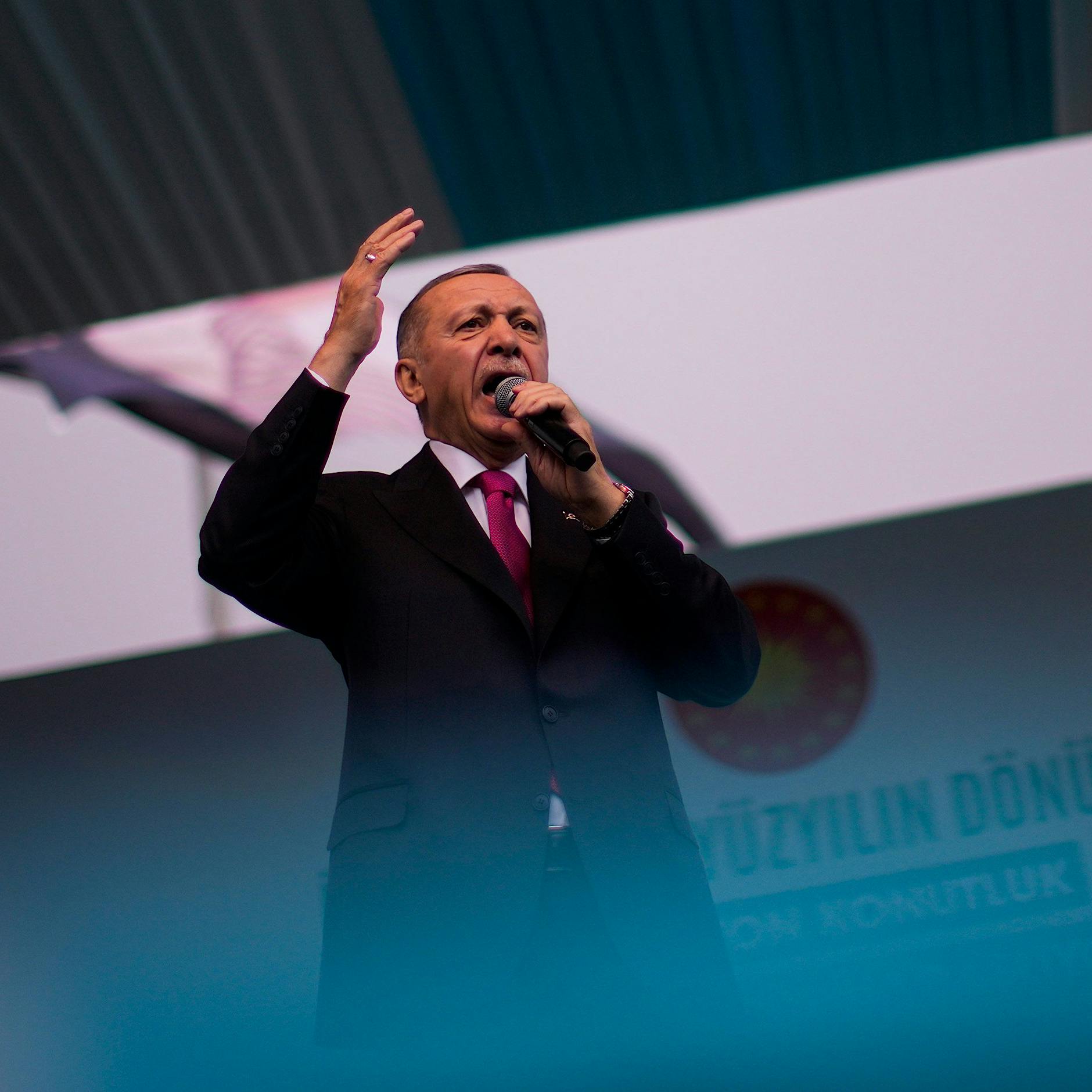 Ab heute können Türken in Deutschland wählen: Sie sollen Erdogans Macht retten