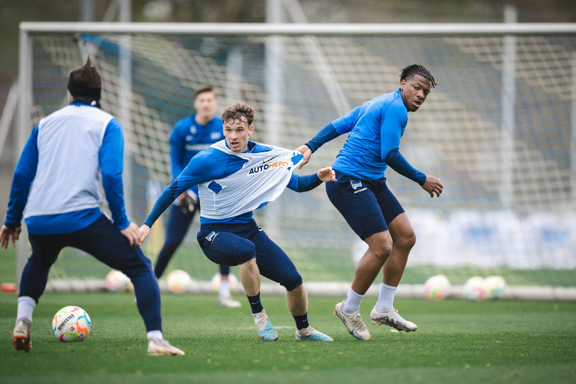Könnte gegen den FC Bayern München eventuell schon sein Bundesligadebüt für Hertha BSC feiern: Pascal Klemens (Mitte).