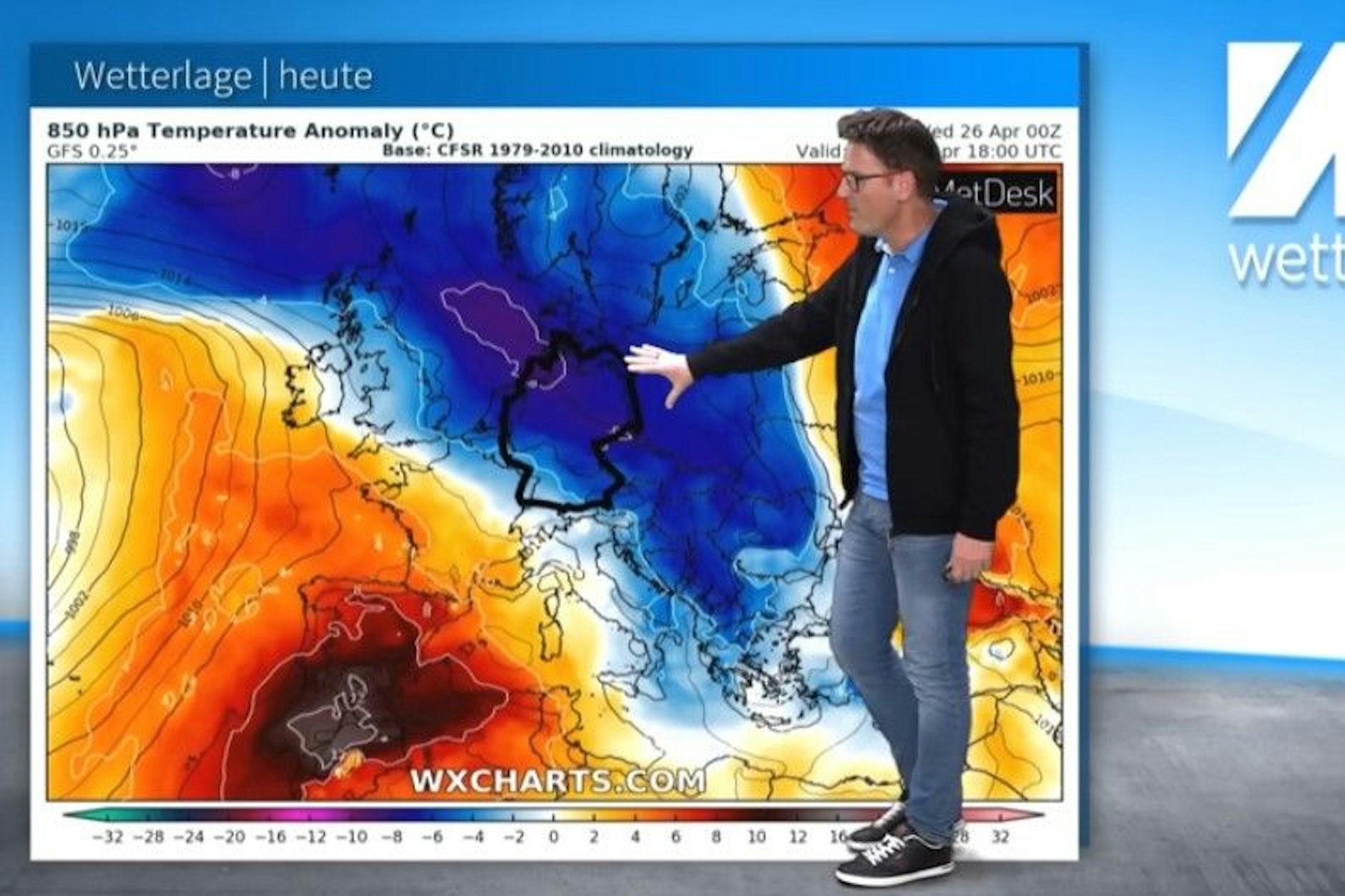 Wetter-Experte Dominik Jung erklärt die Wetter-Grenze, die dem Süden Europas extrem Hitze, uns Deutschen aber extreme Kälte beschert.
