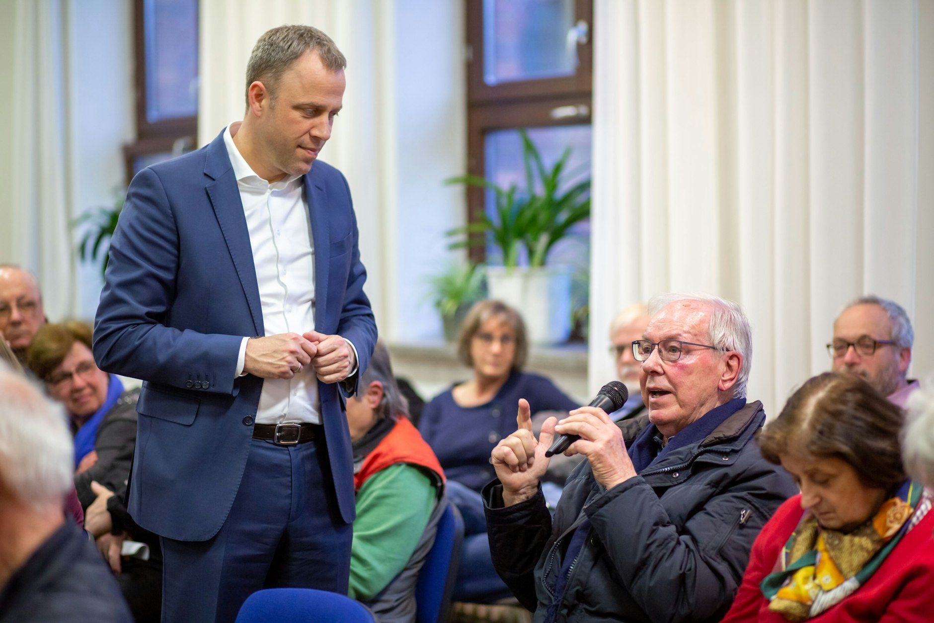 Mario Czaja hört Bürgerfragen zu Heizungen und Habecks Gesetzentwurf