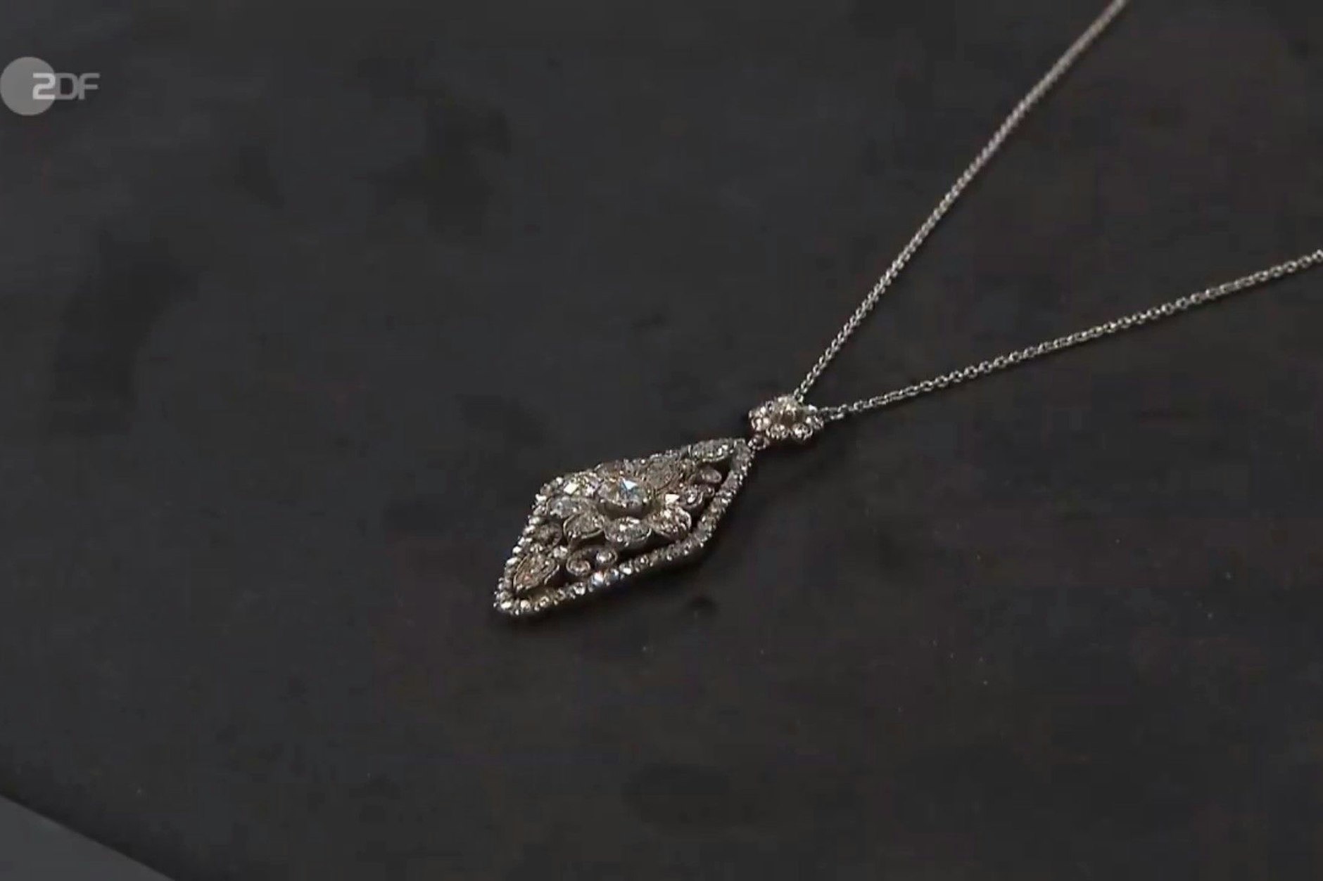 Diese 200 Jahre alte Kette soll bei „Bares für Rares“ verkauft werden.