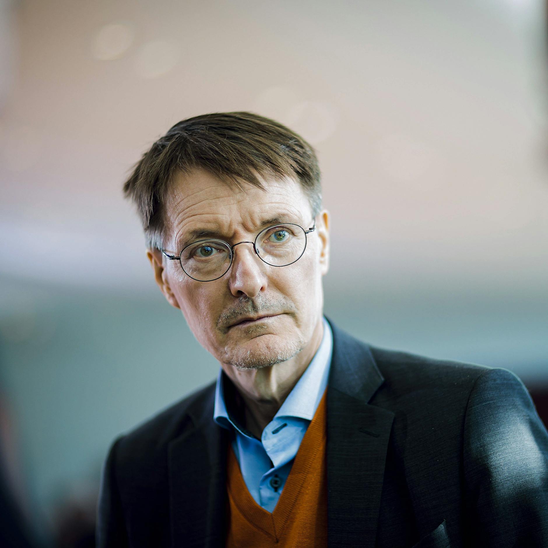 Lebenslauf und Impfnebenwirkungen: Wie hält es Karl Lauterbach mit der Wahrheit?