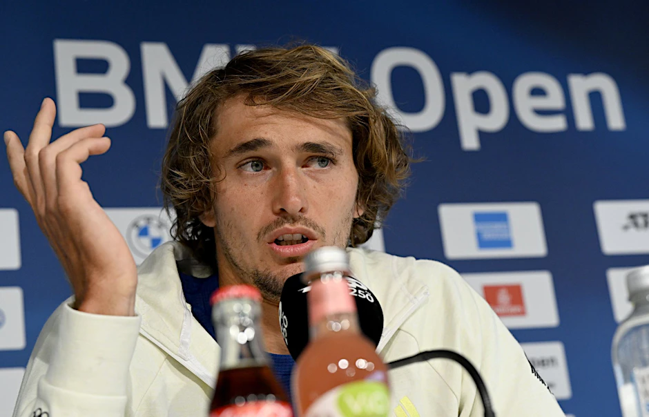 Tennisprofi Alexander Zverev bei einer Pressekonferenz in München.  